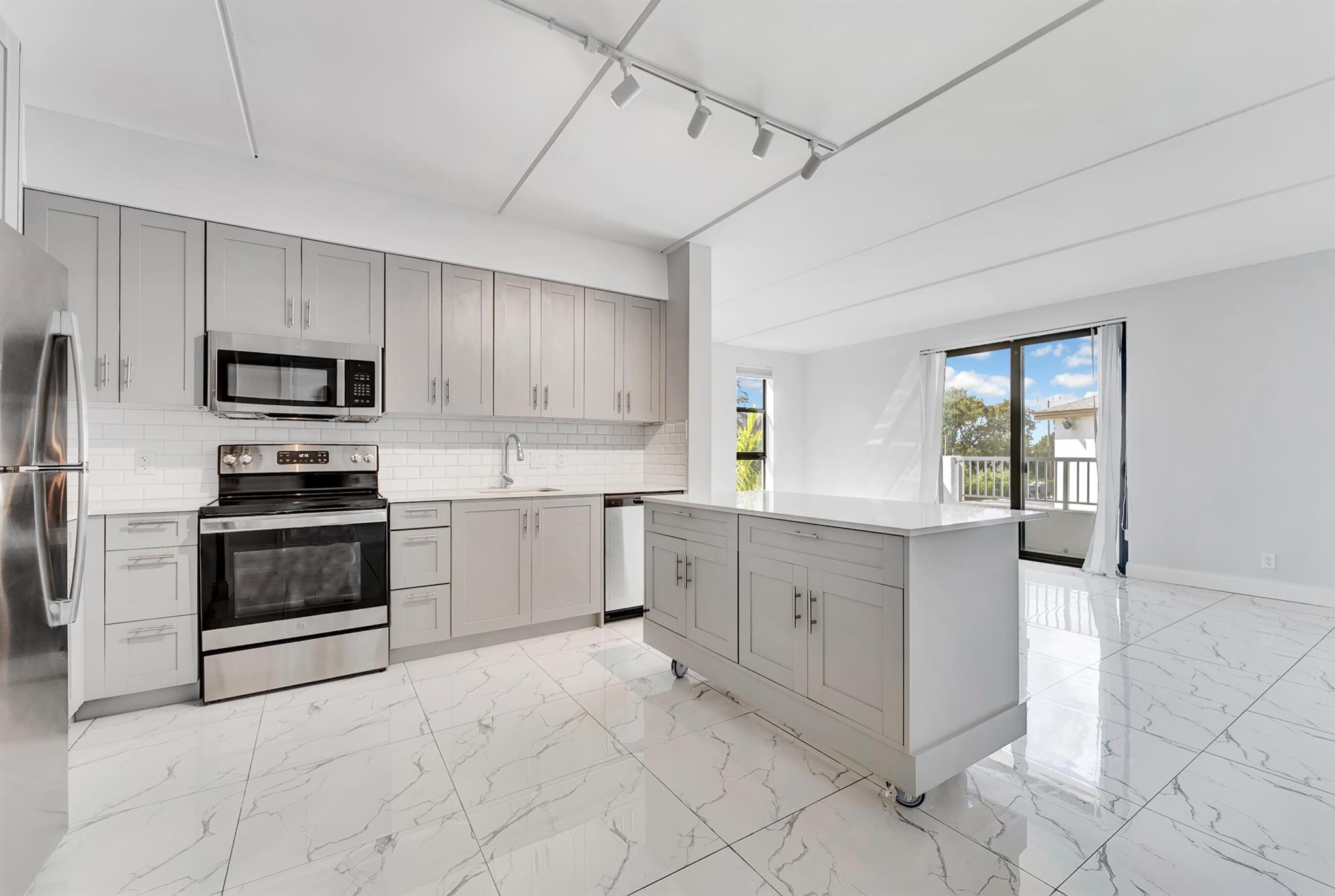BOCA VILLA APTS - Residential Lease