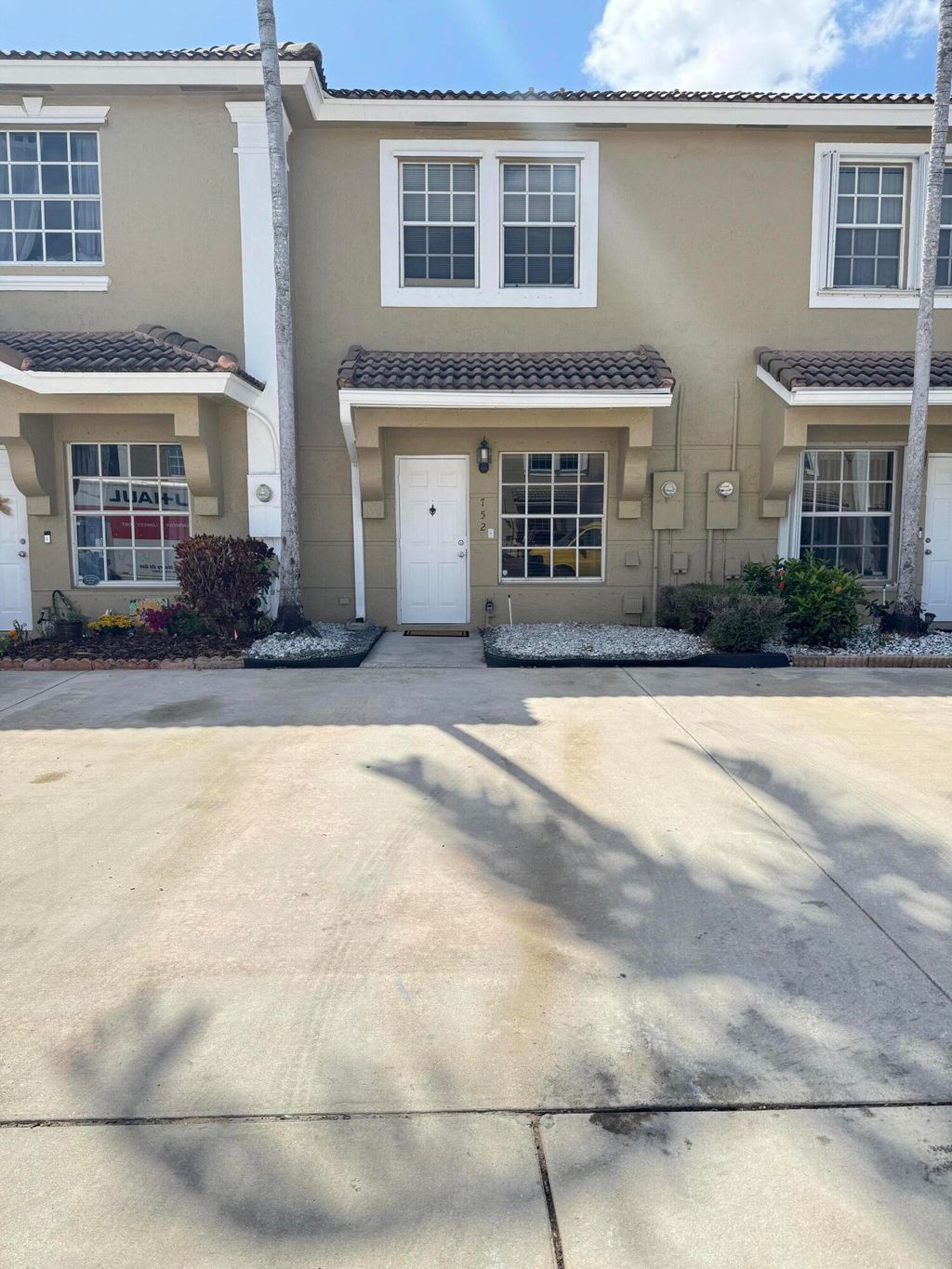 Photo of 752 S 122nd, Pembroke Pines, FL 33025 (MLS # B26000820)