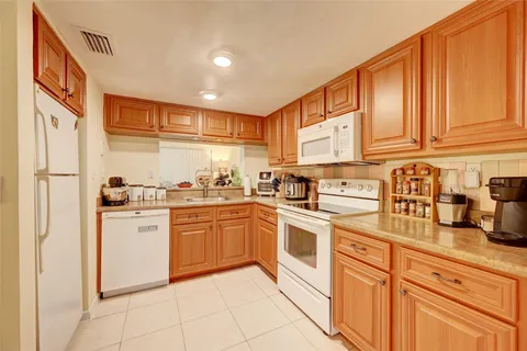 834 NW 91st Ter Unit 834, Plantation, FL MLS: F10464197