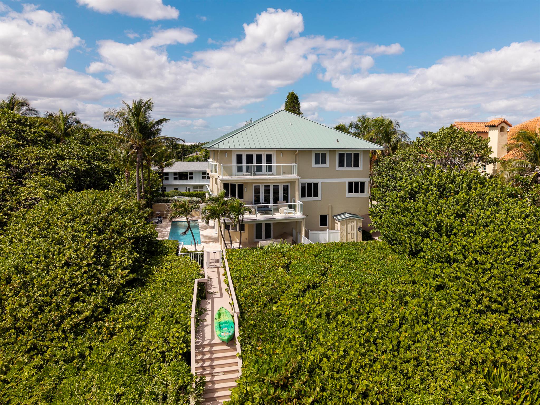 Pelican Beach Condos - Residential Lease