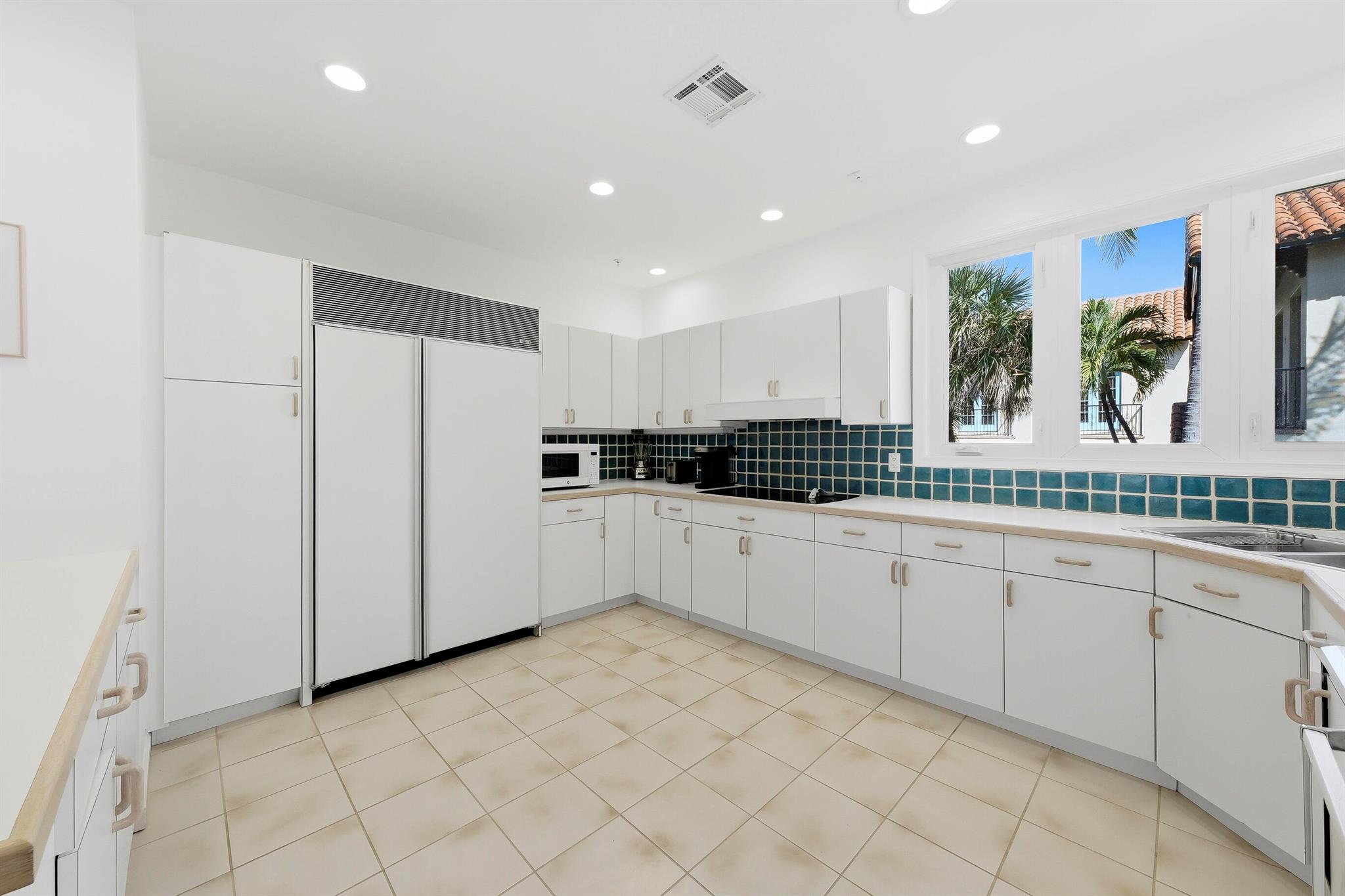 Pelican Beach Condos - Residential Lease