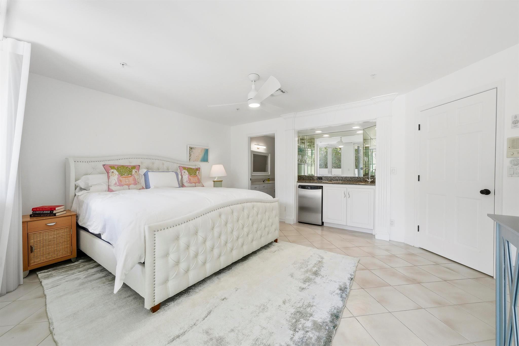 Pelican Beach Condos - Residential Lease