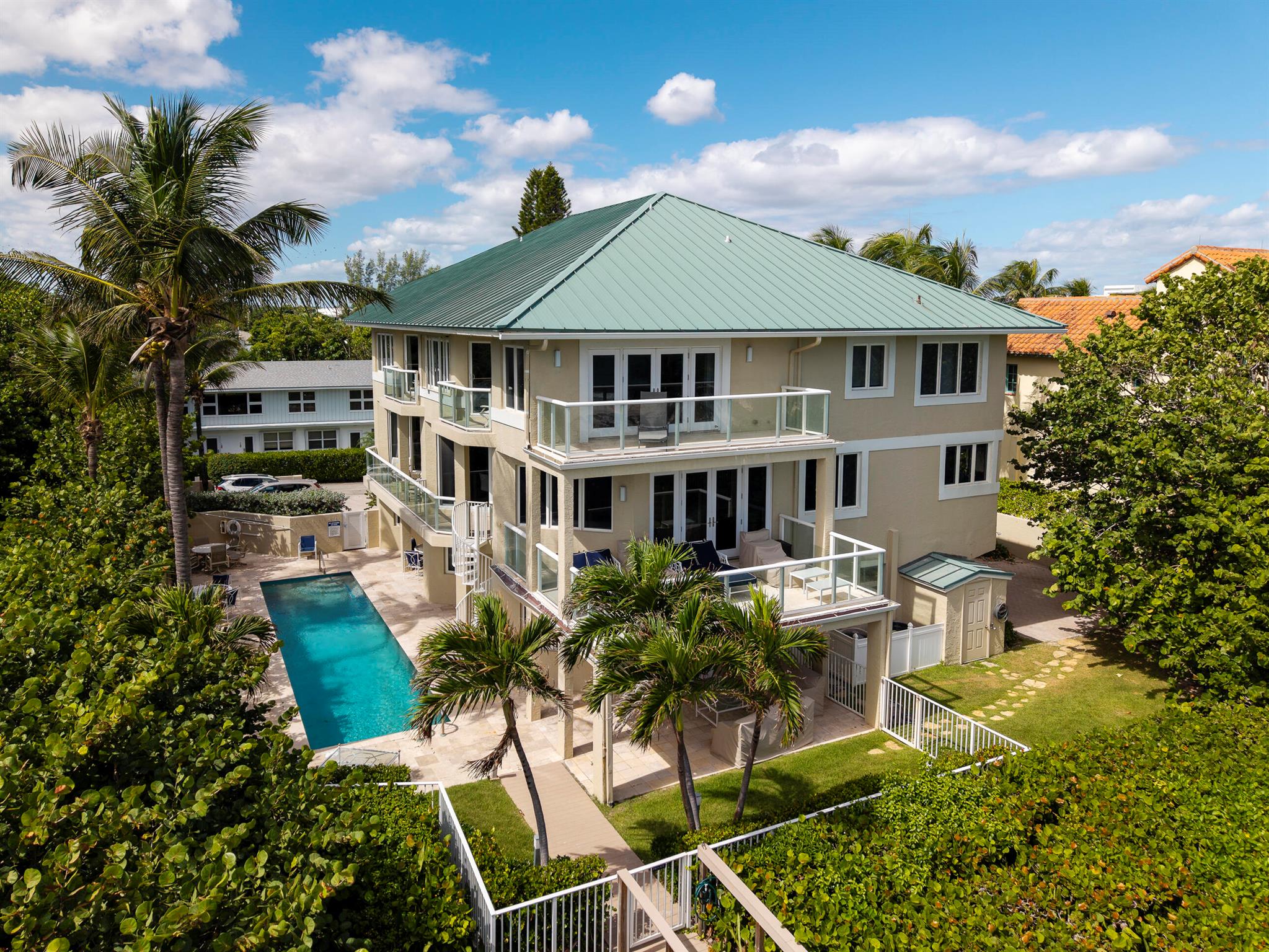 Pelican Beach Condos - Residential Lease