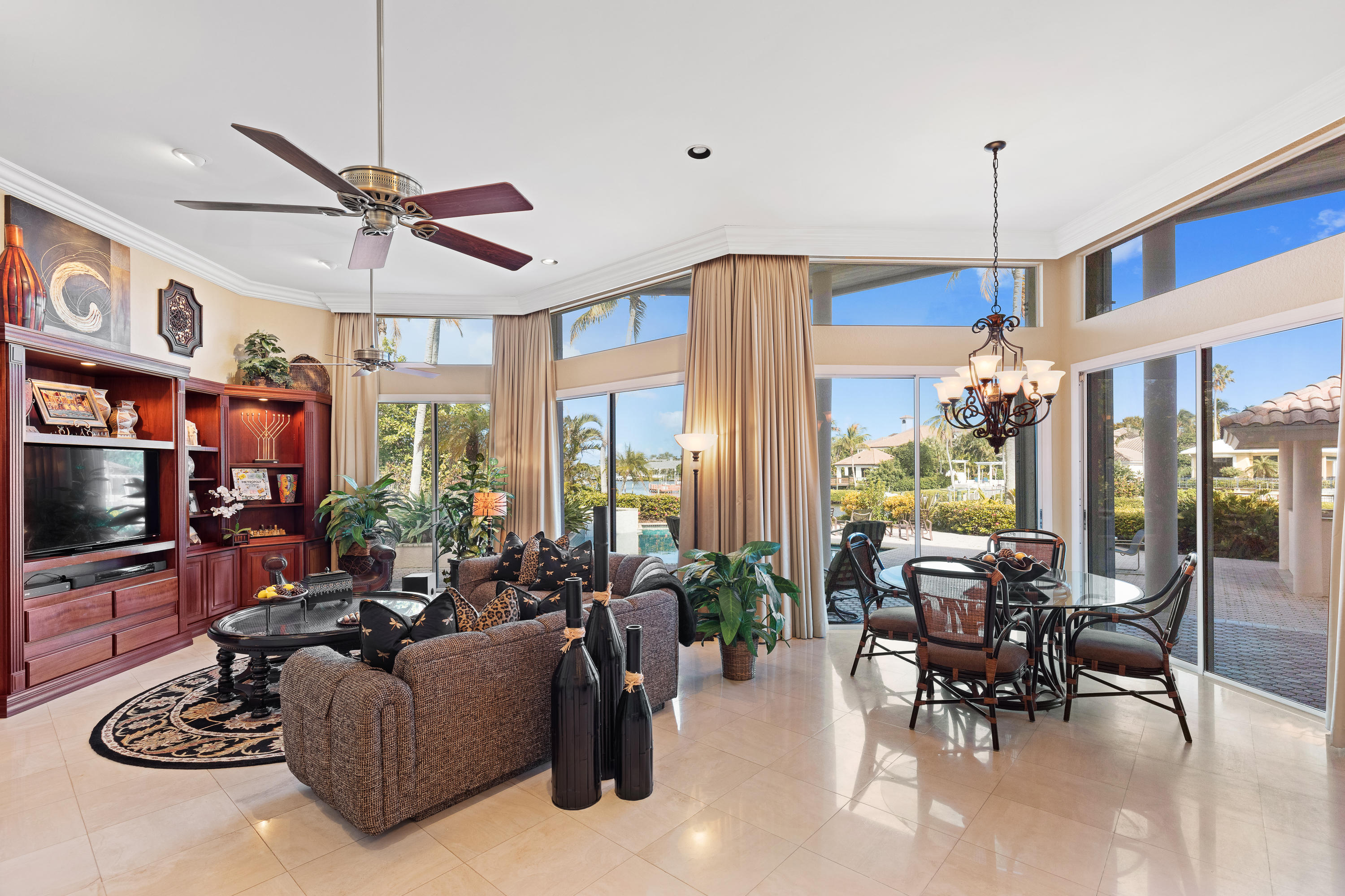 ADMIRALS COVE - Residential