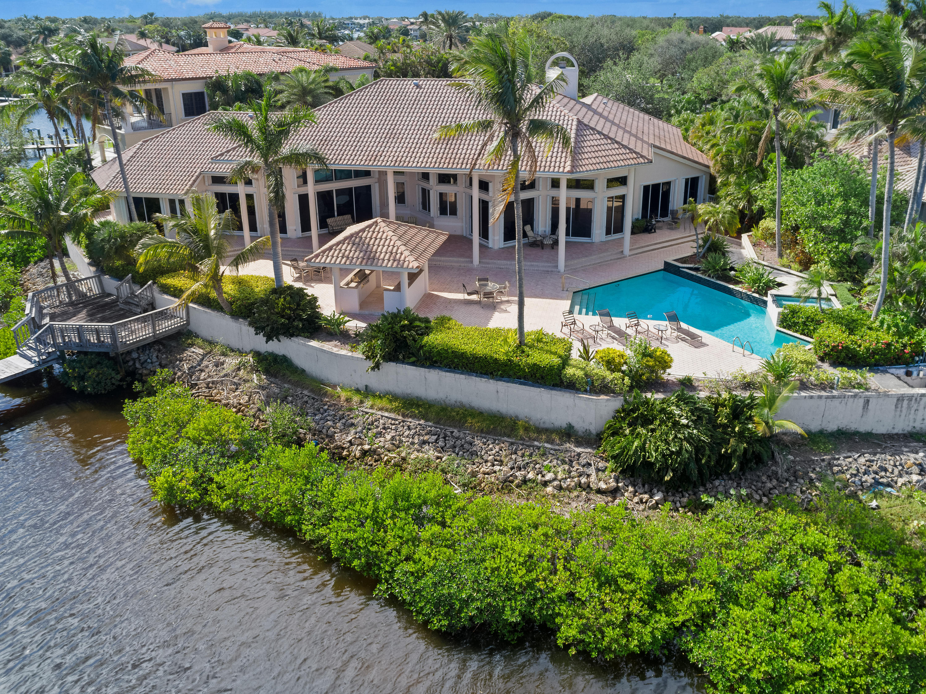 ADMIRALS COVE - Residential