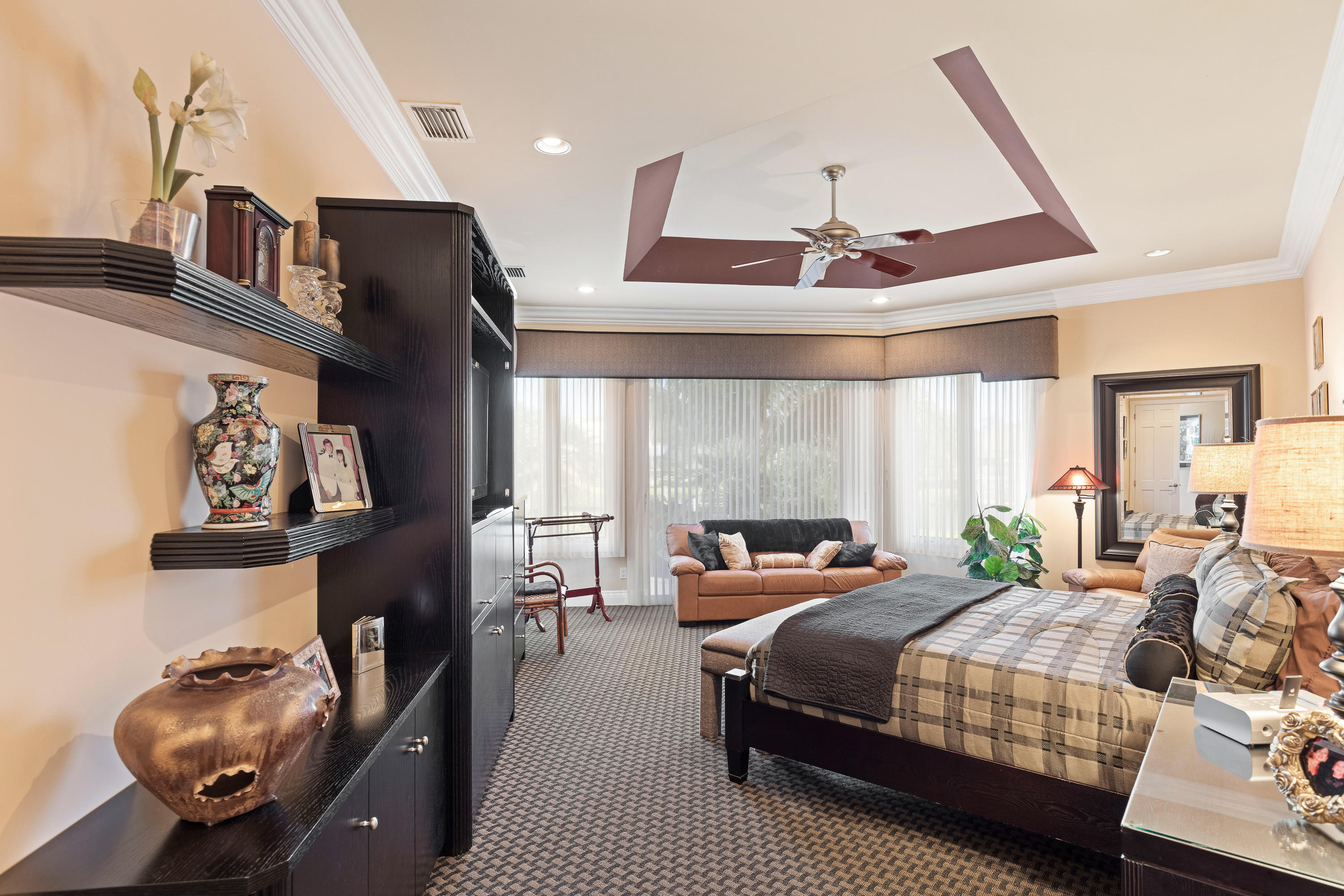 ADMIRALS COVE - Residential