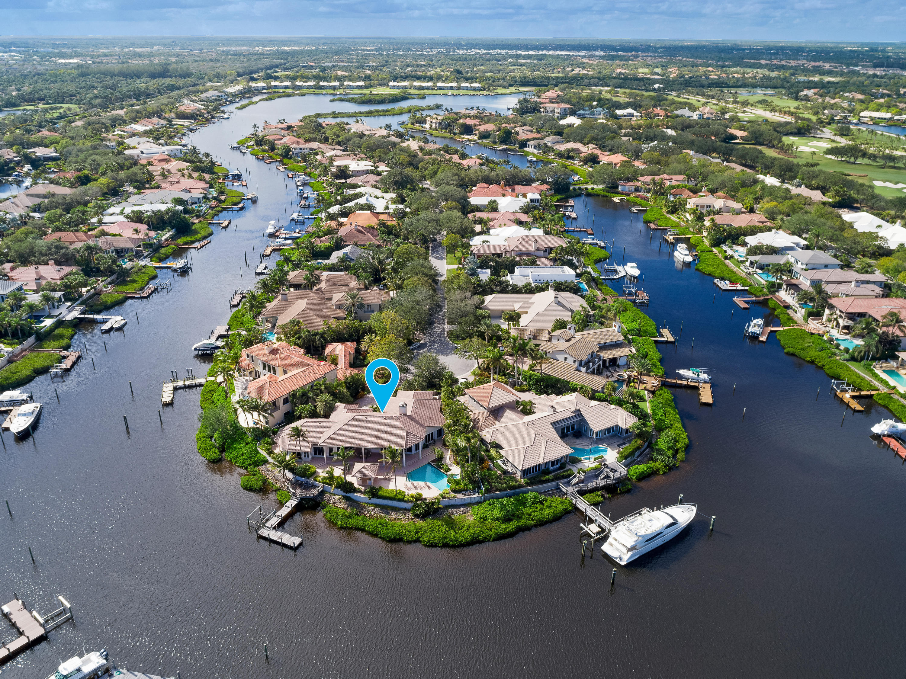 ADMIRALS COVE - Residential