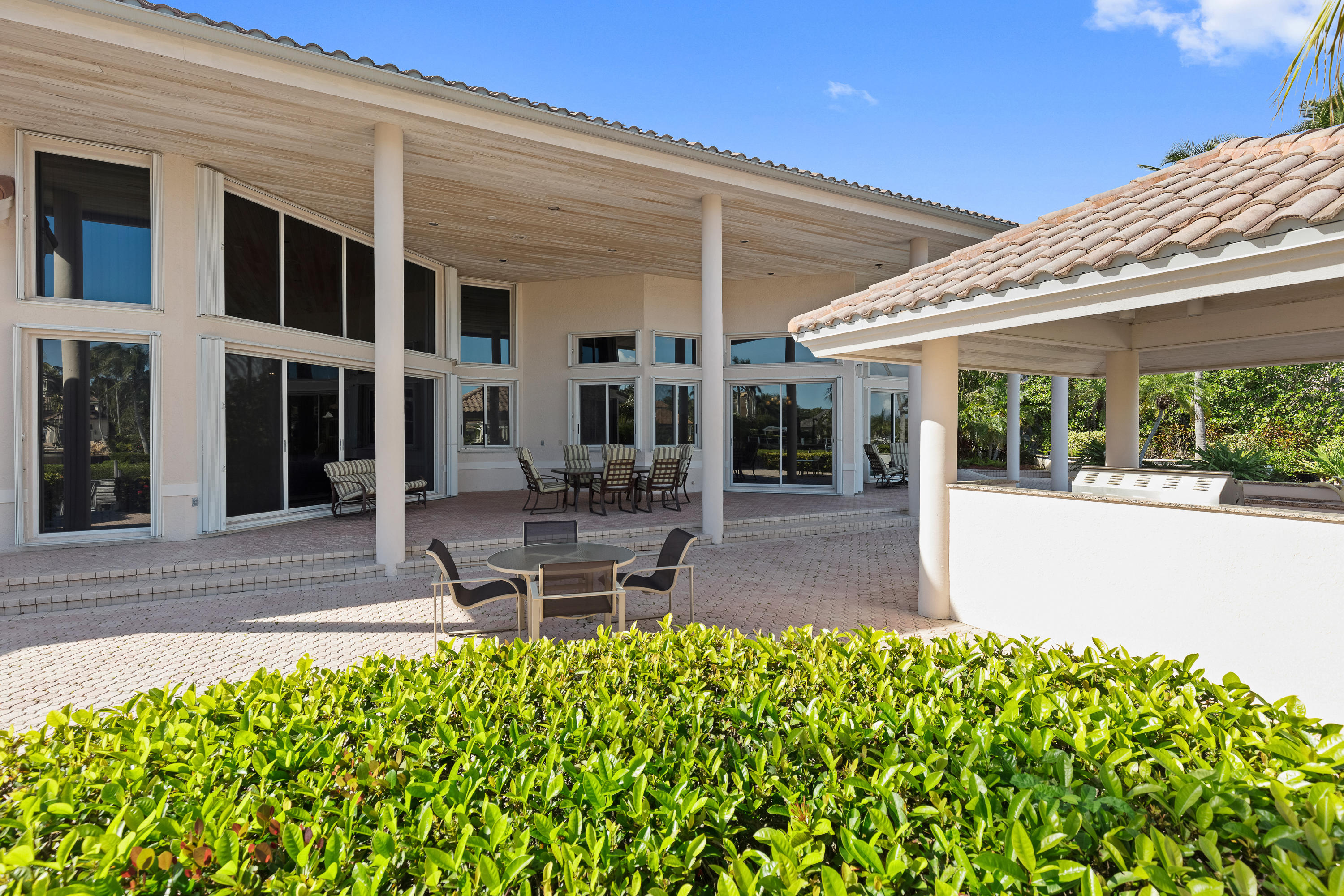 ADMIRALS COVE - Residential