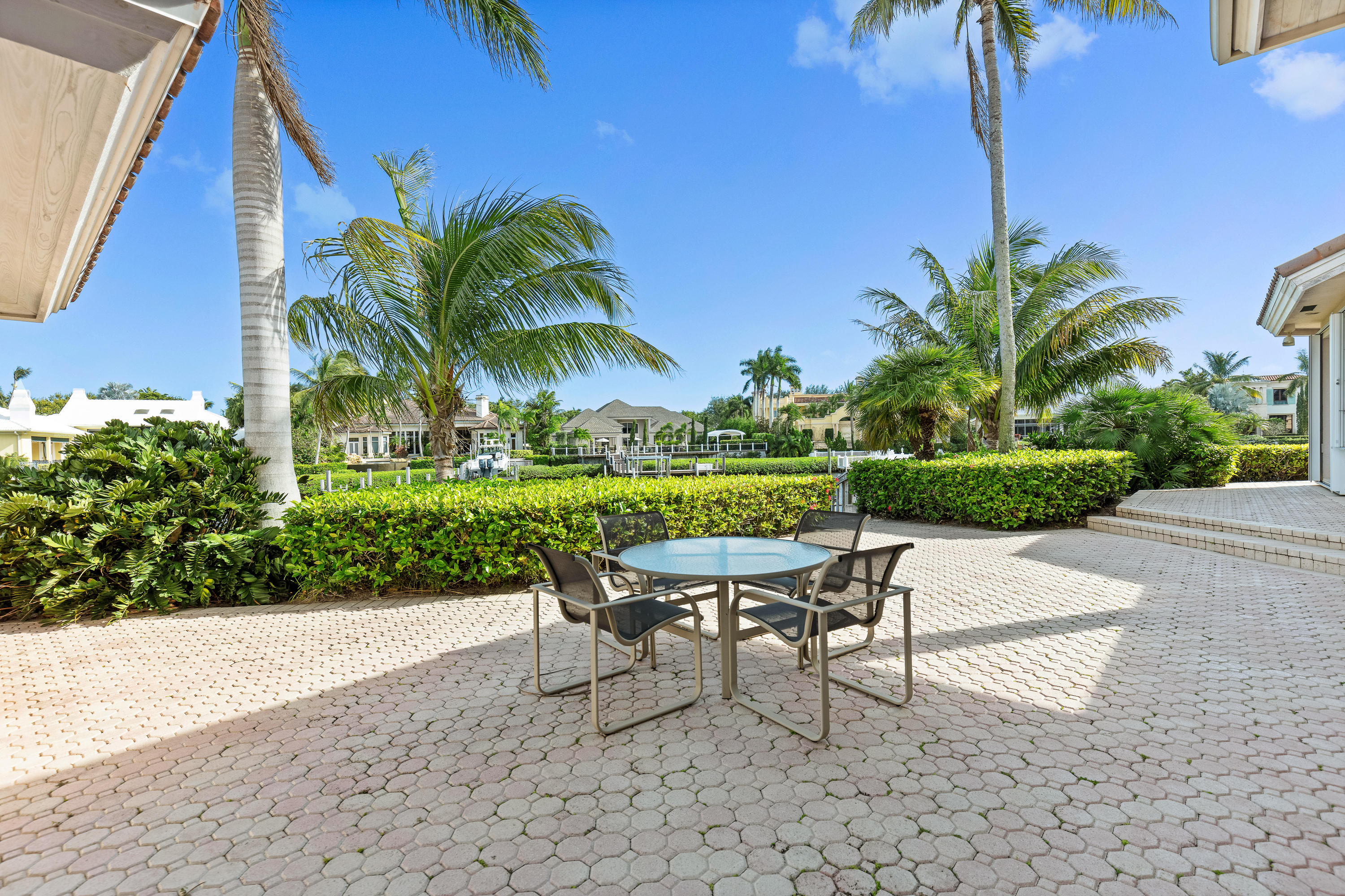 ADMIRALS COVE - Residential