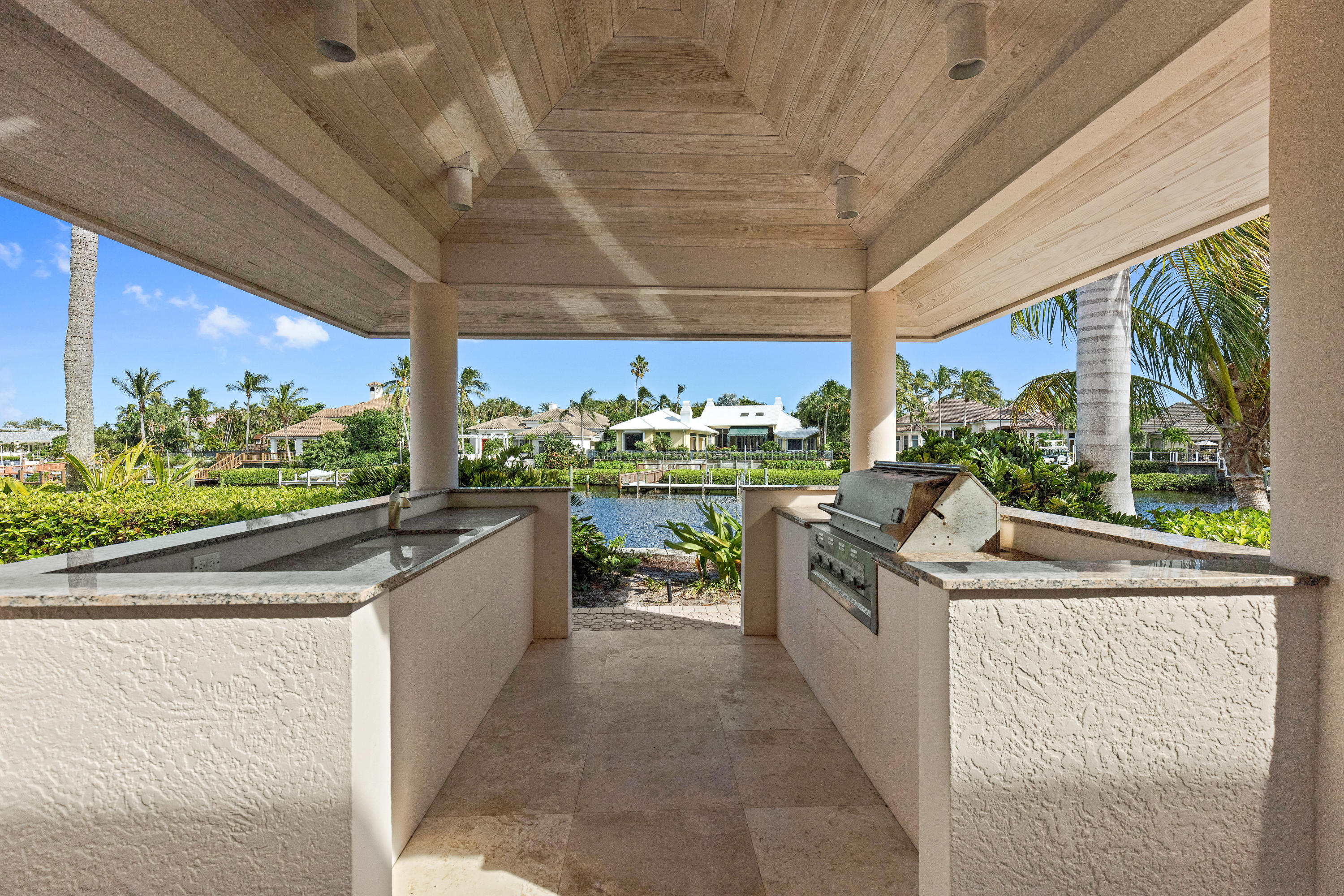 ADMIRALS COVE - Residential