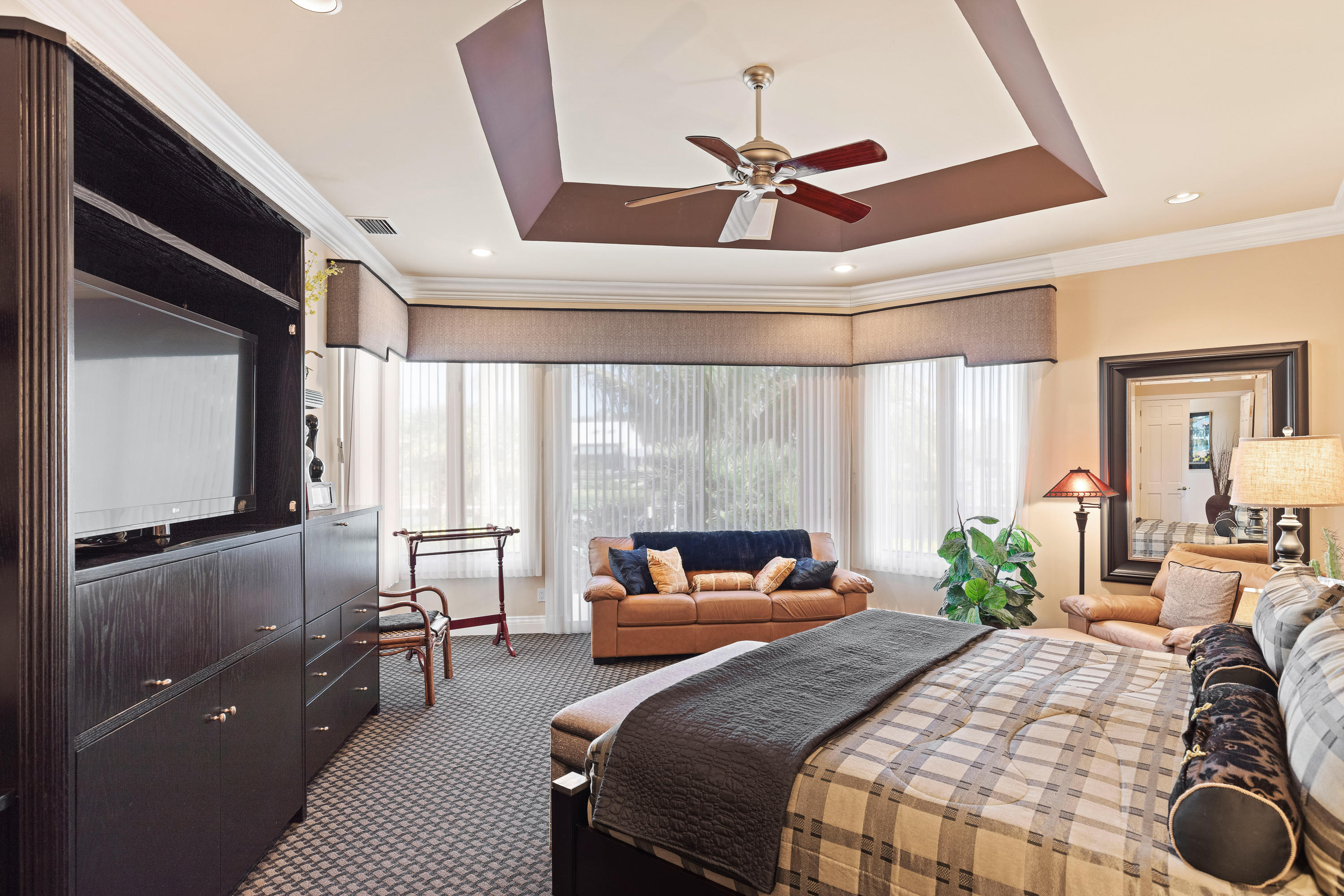 ADMIRALS COVE - Residential