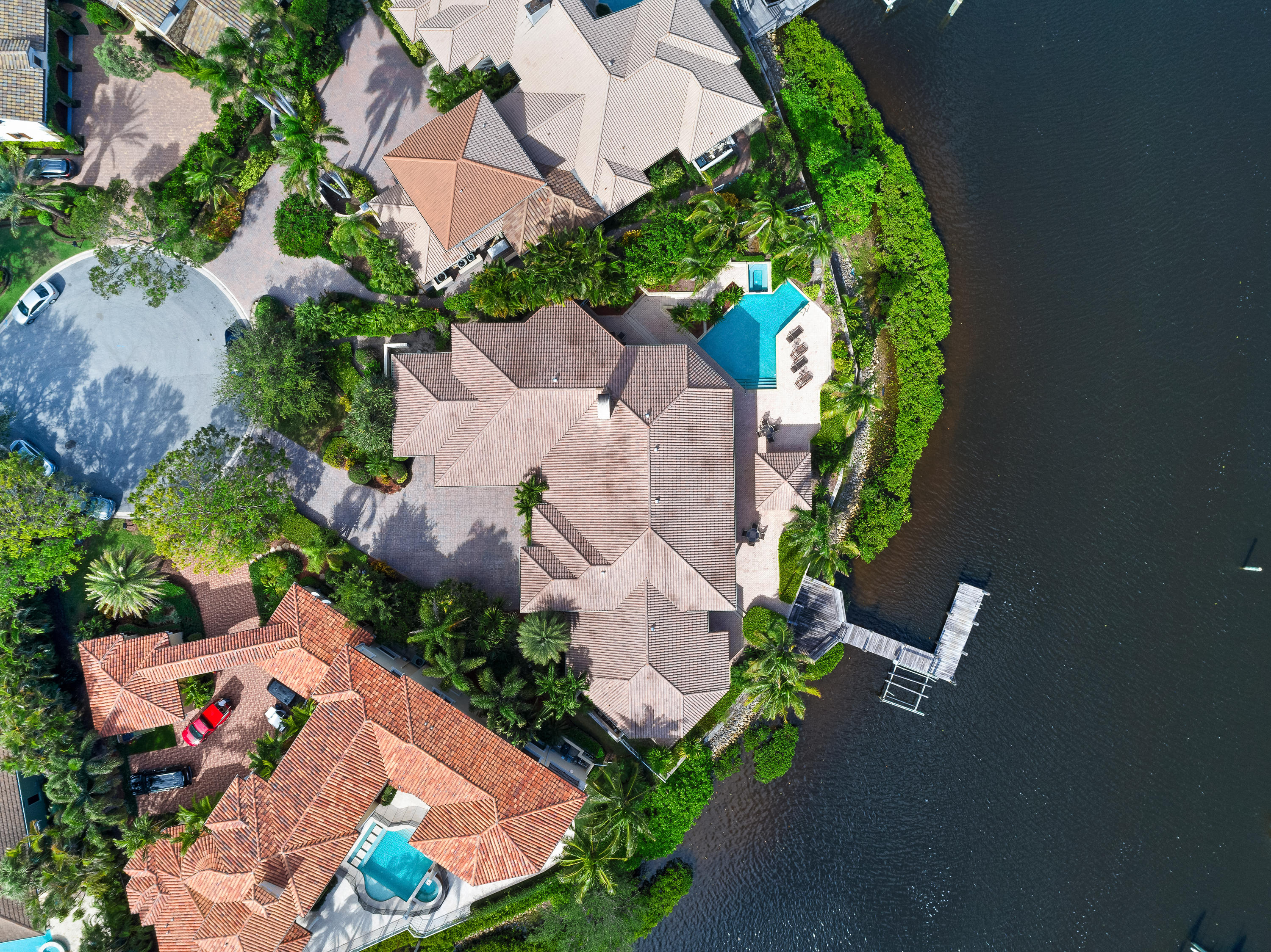 ADMIRALS COVE - Residential