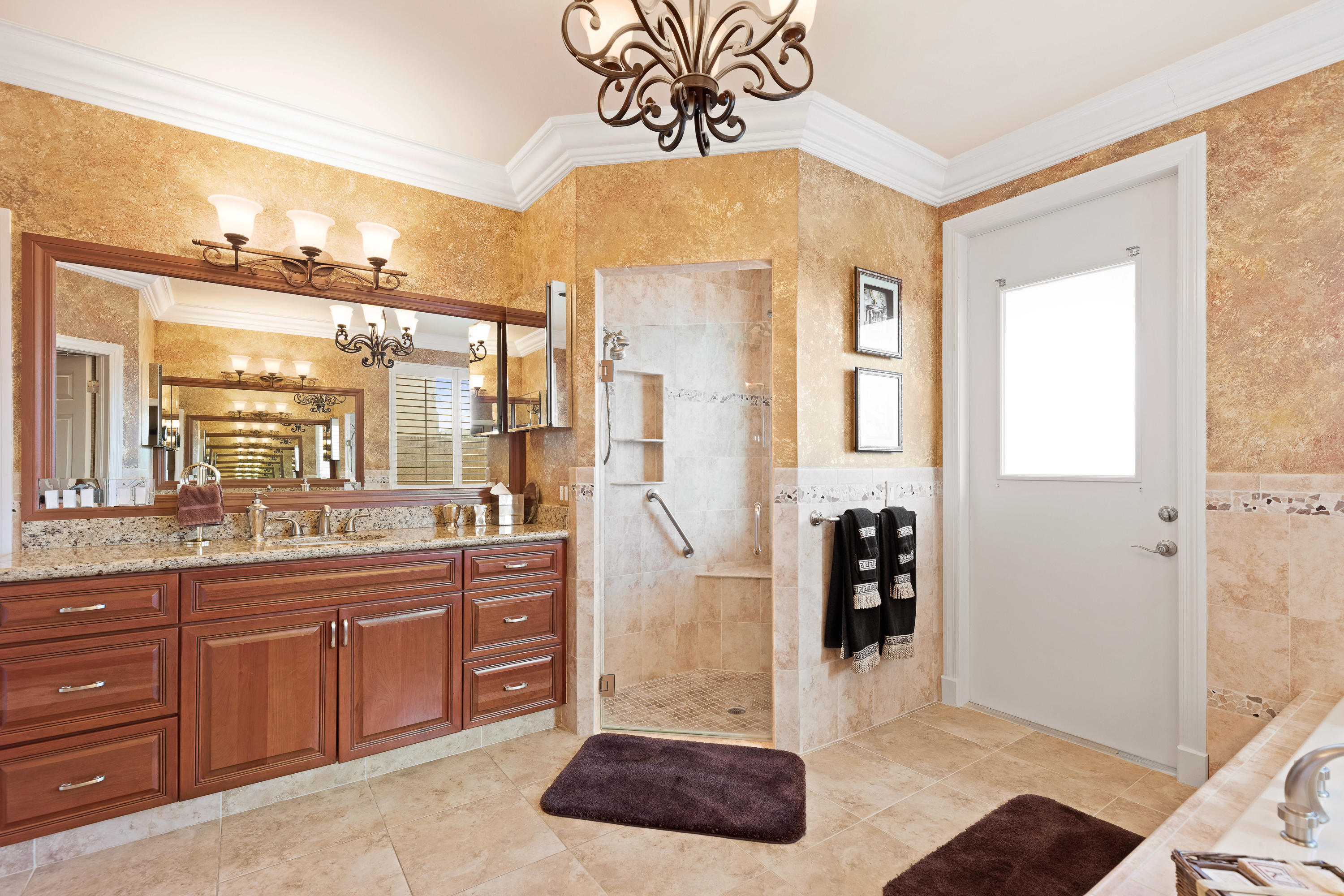 ADMIRALS COVE - Residential