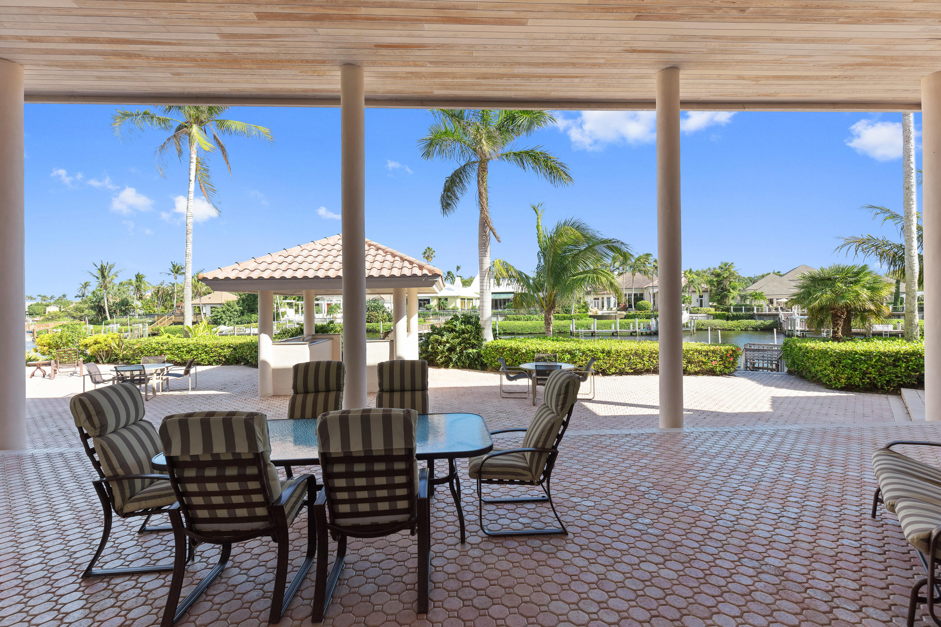 ADMIRALS COVE - Residential