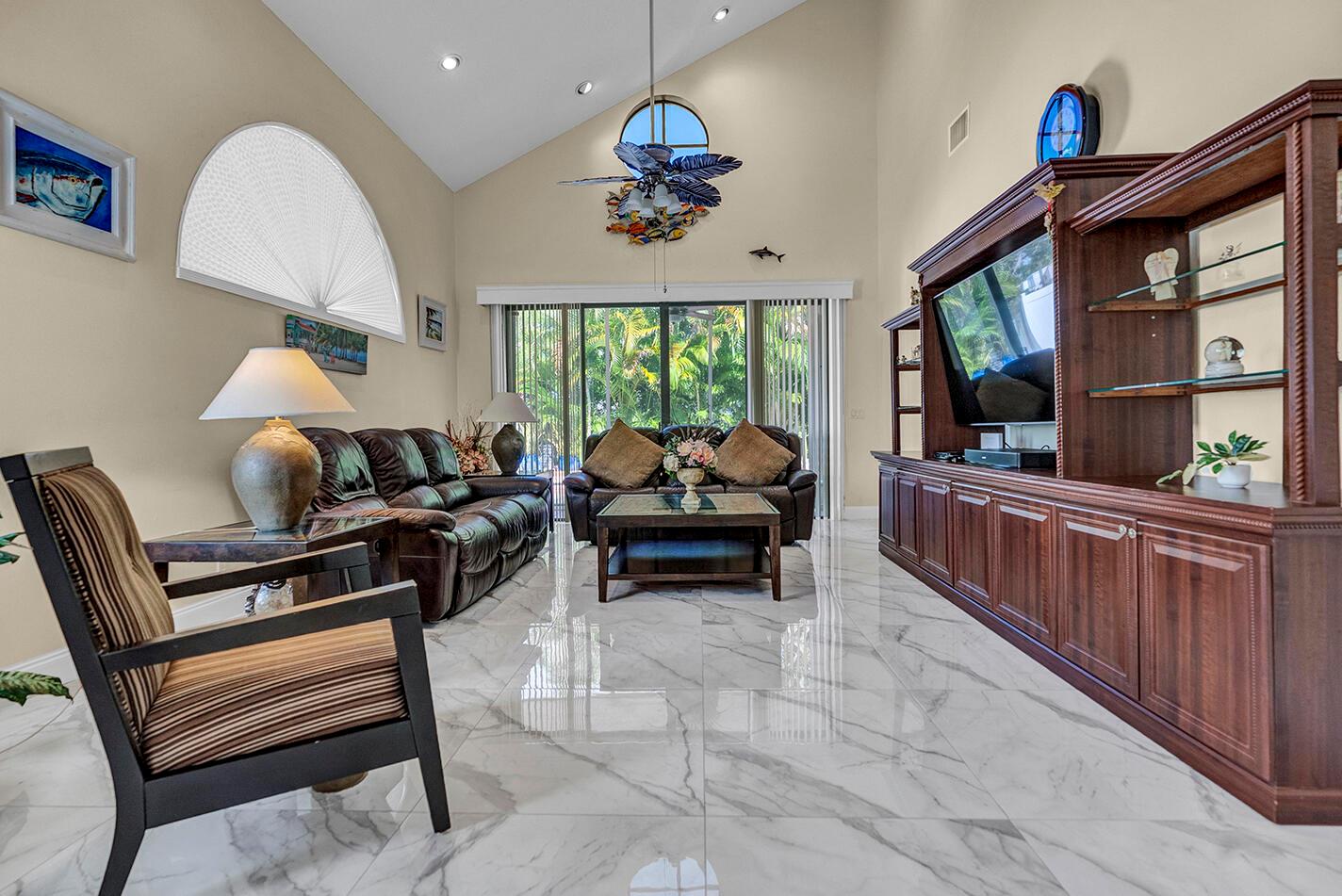 PELICAN HARBOR PH 4 - Residential
