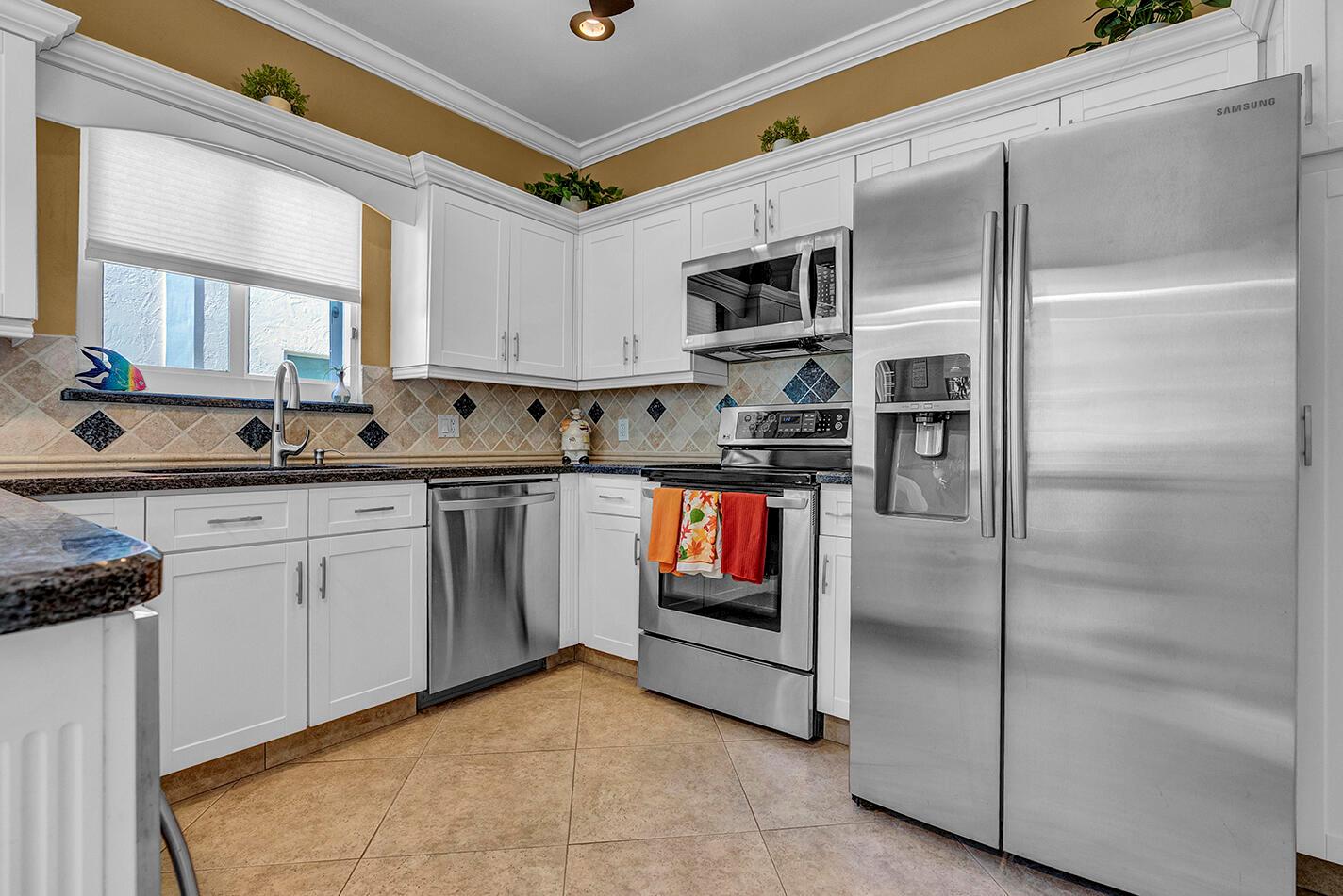 PELICAN HARBOR PH 4 - Residential