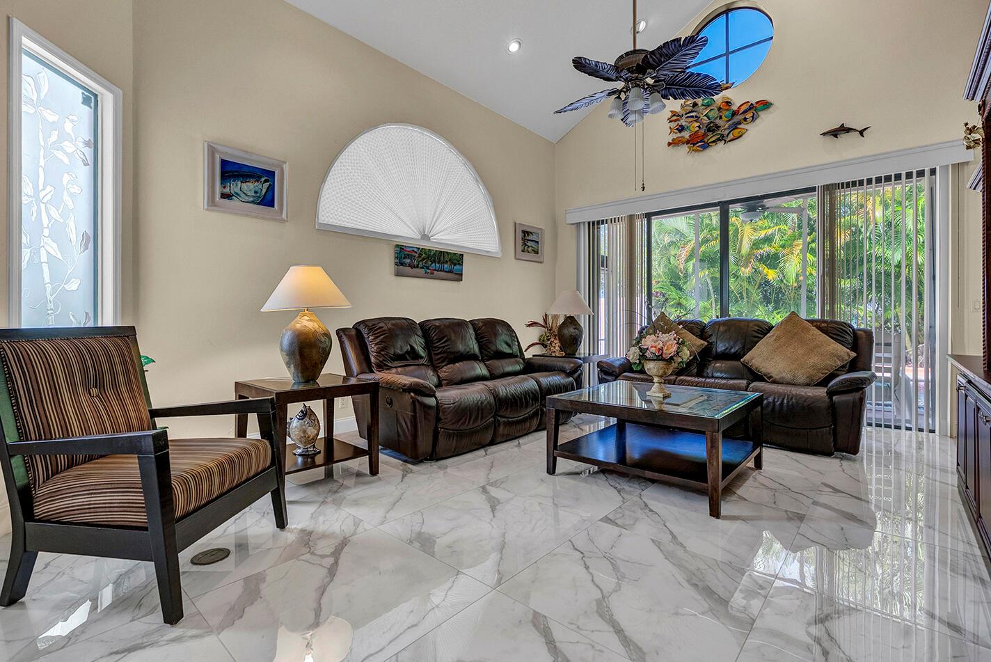 PELICAN HARBOR PH 4 - Residential