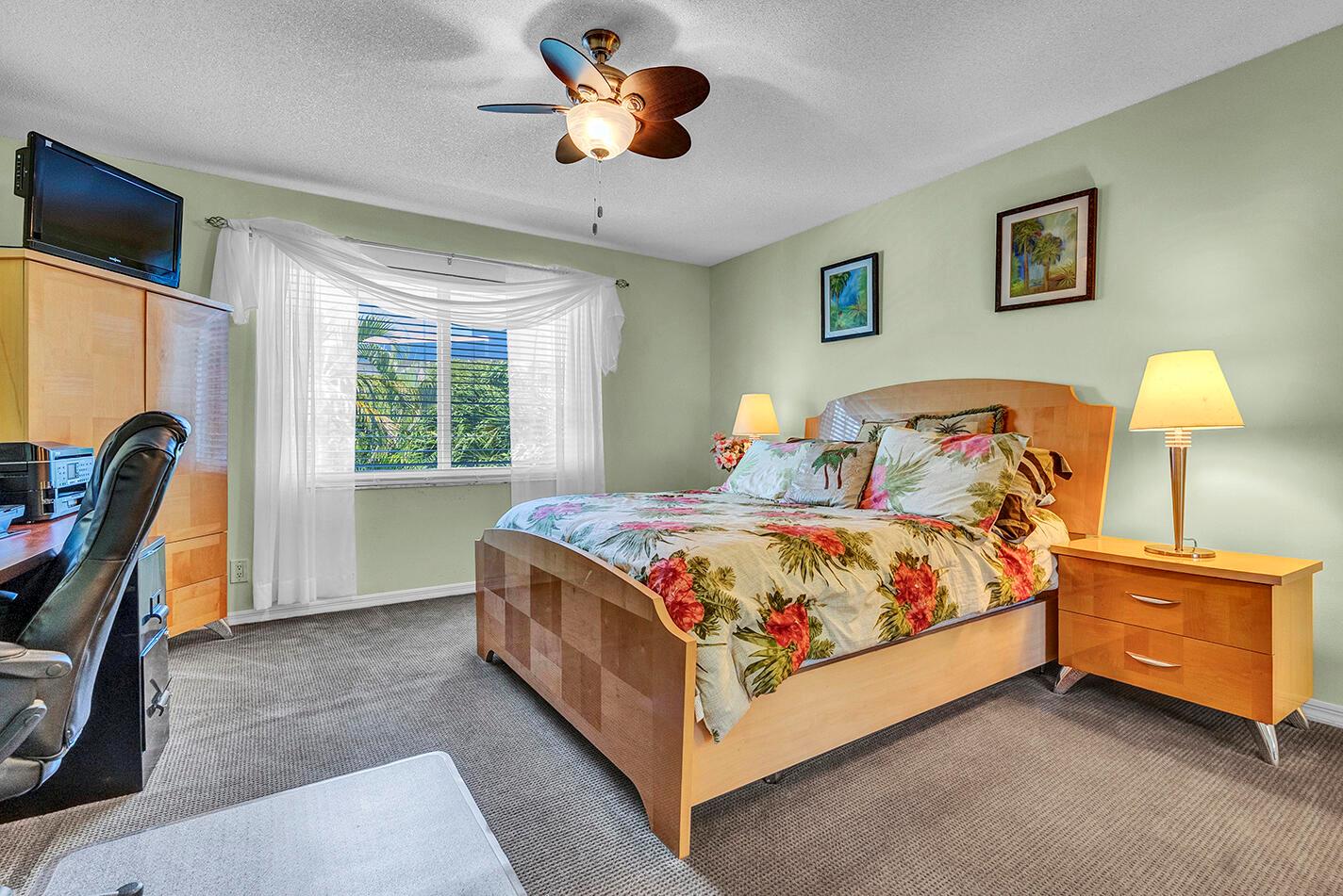PELICAN HARBOR PH 4 - Residential