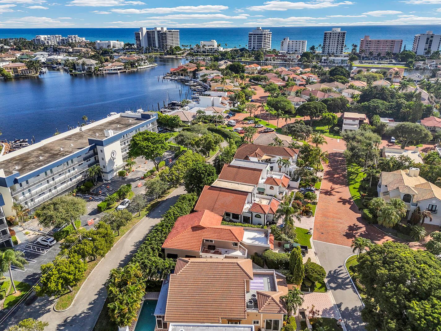 PELICAN HARBOR PH 4 - Residential