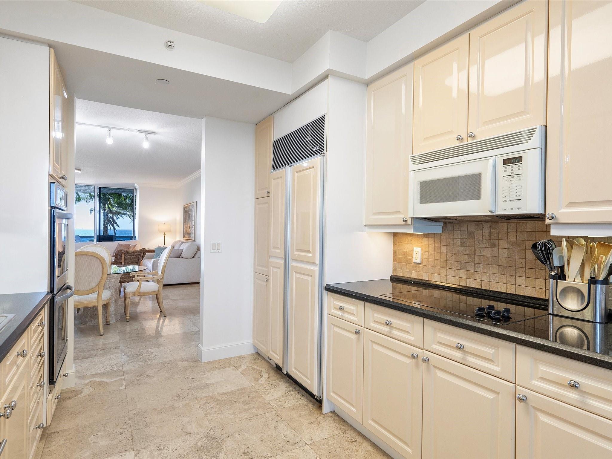 L'HERMITAGE II CONDO - Residential Lease