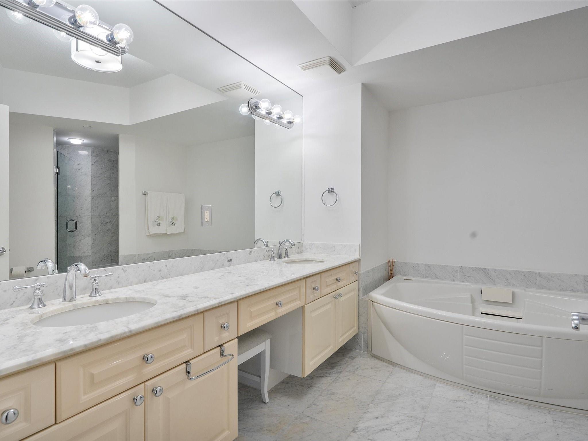 L'HERMITAGE II CONDO - Residential Lease