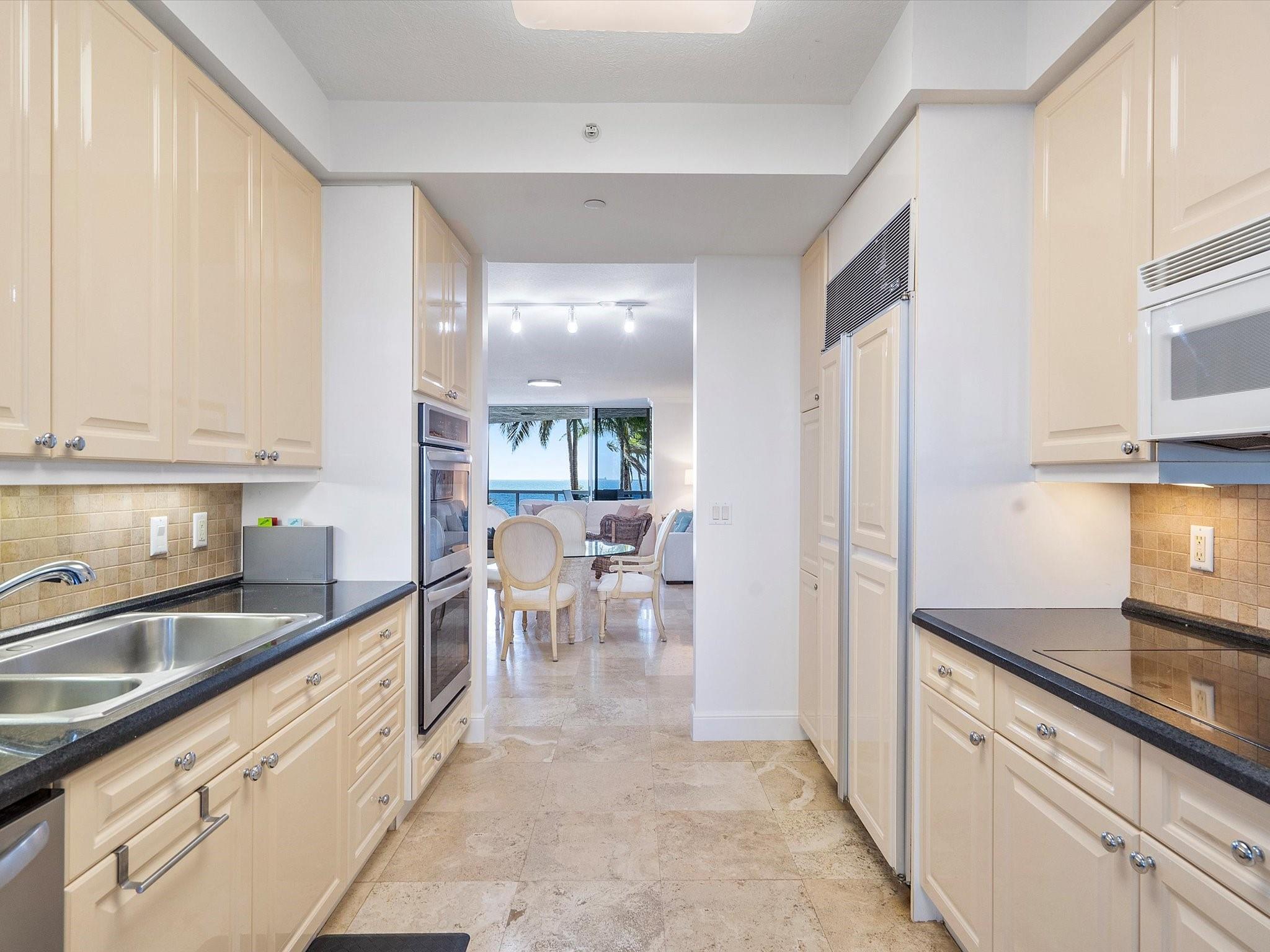 L'HERMITAGE II CONDO - Residential Lease