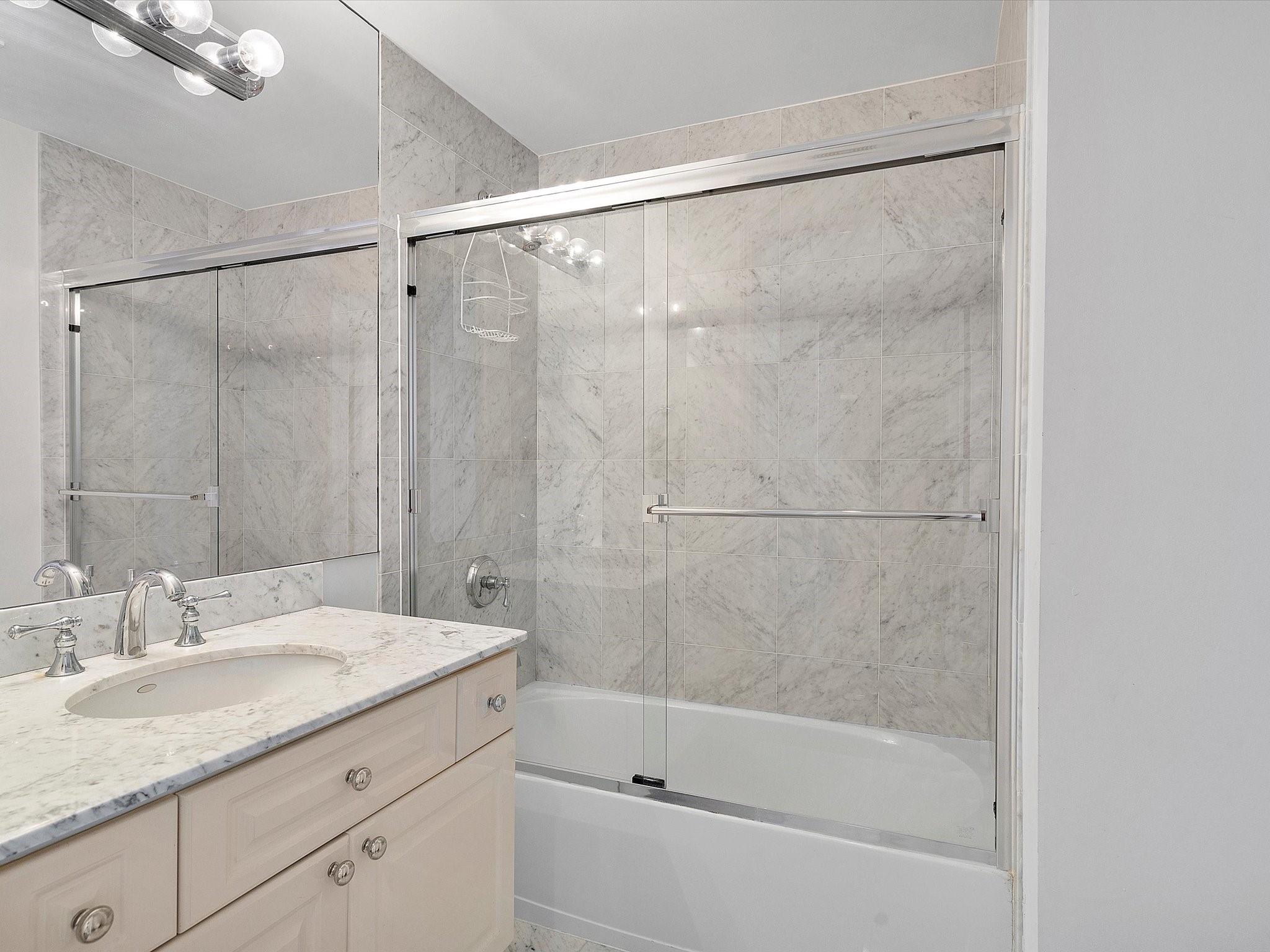 L'HERMITAGE II CONDO - Residential Lease