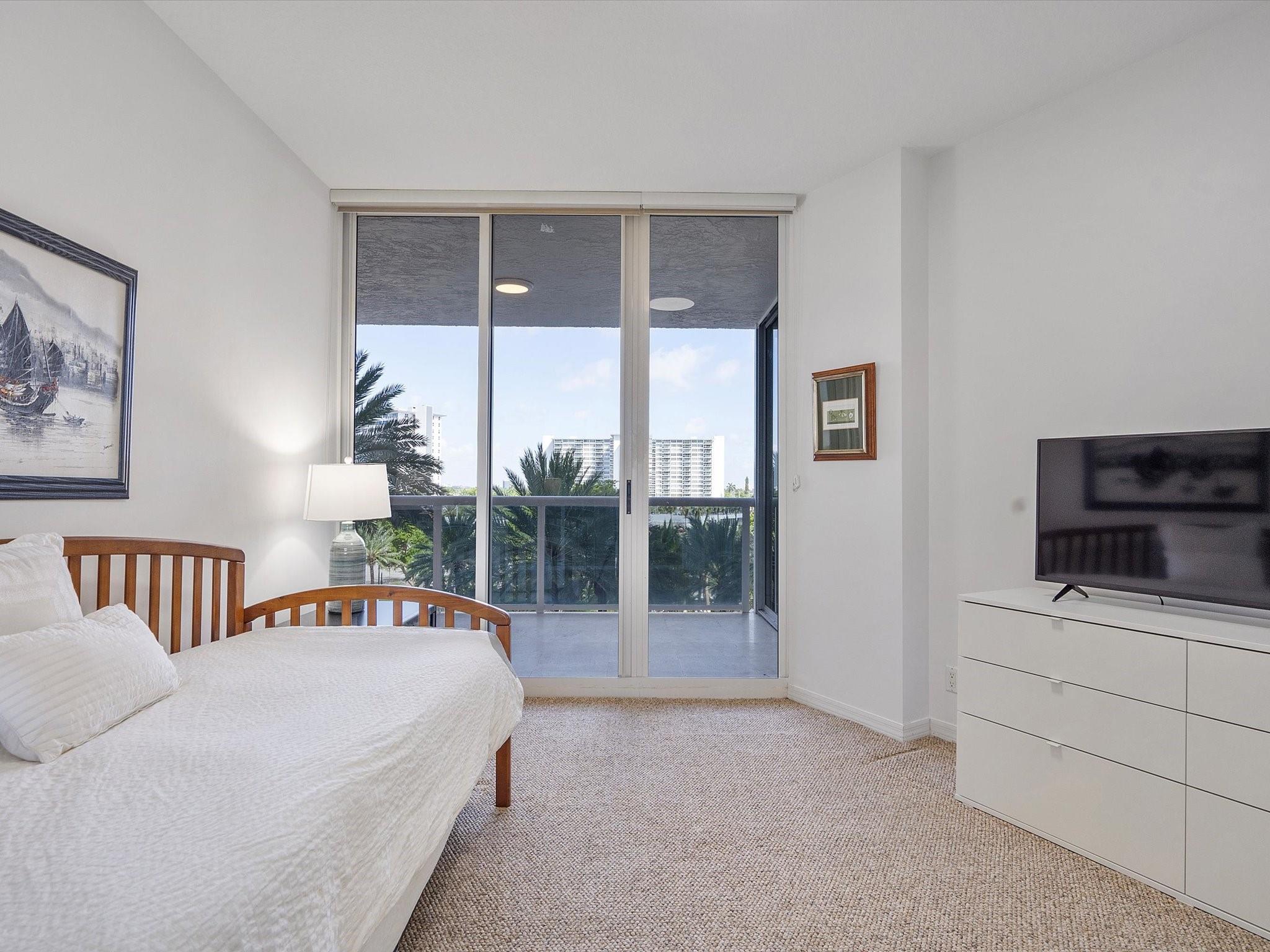 L'HERMITAGE II CONDO - Residential Lease