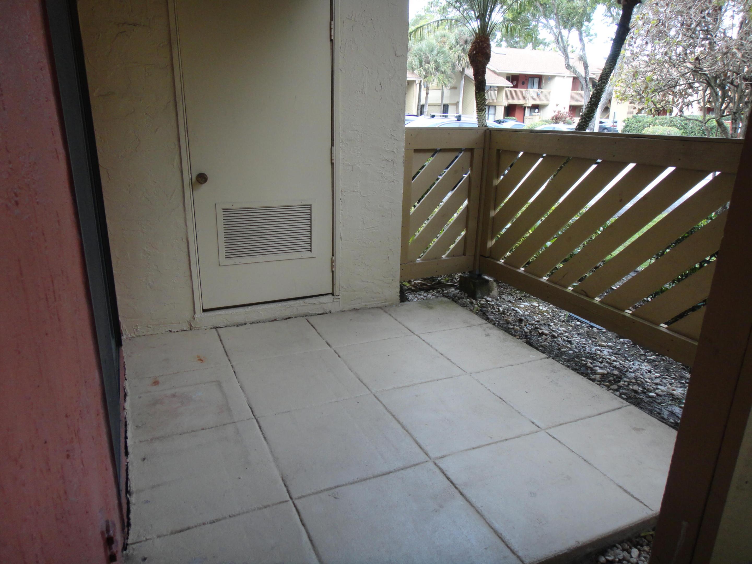 SHEFFIELD WOODS AT WELLINGTON CONDO - Residential