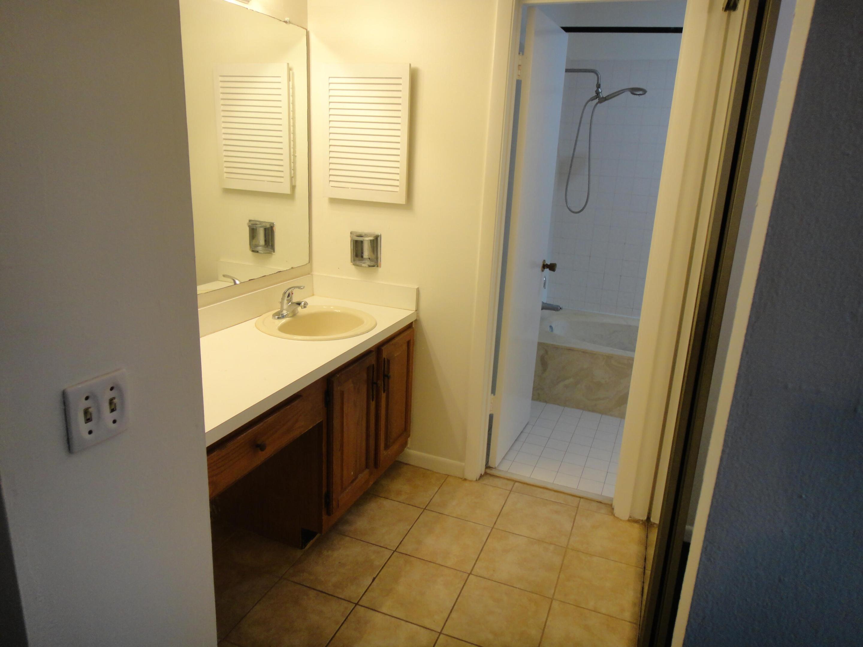 SHEFFIELD WOODS AT WELLINGTON CONDO - Residential