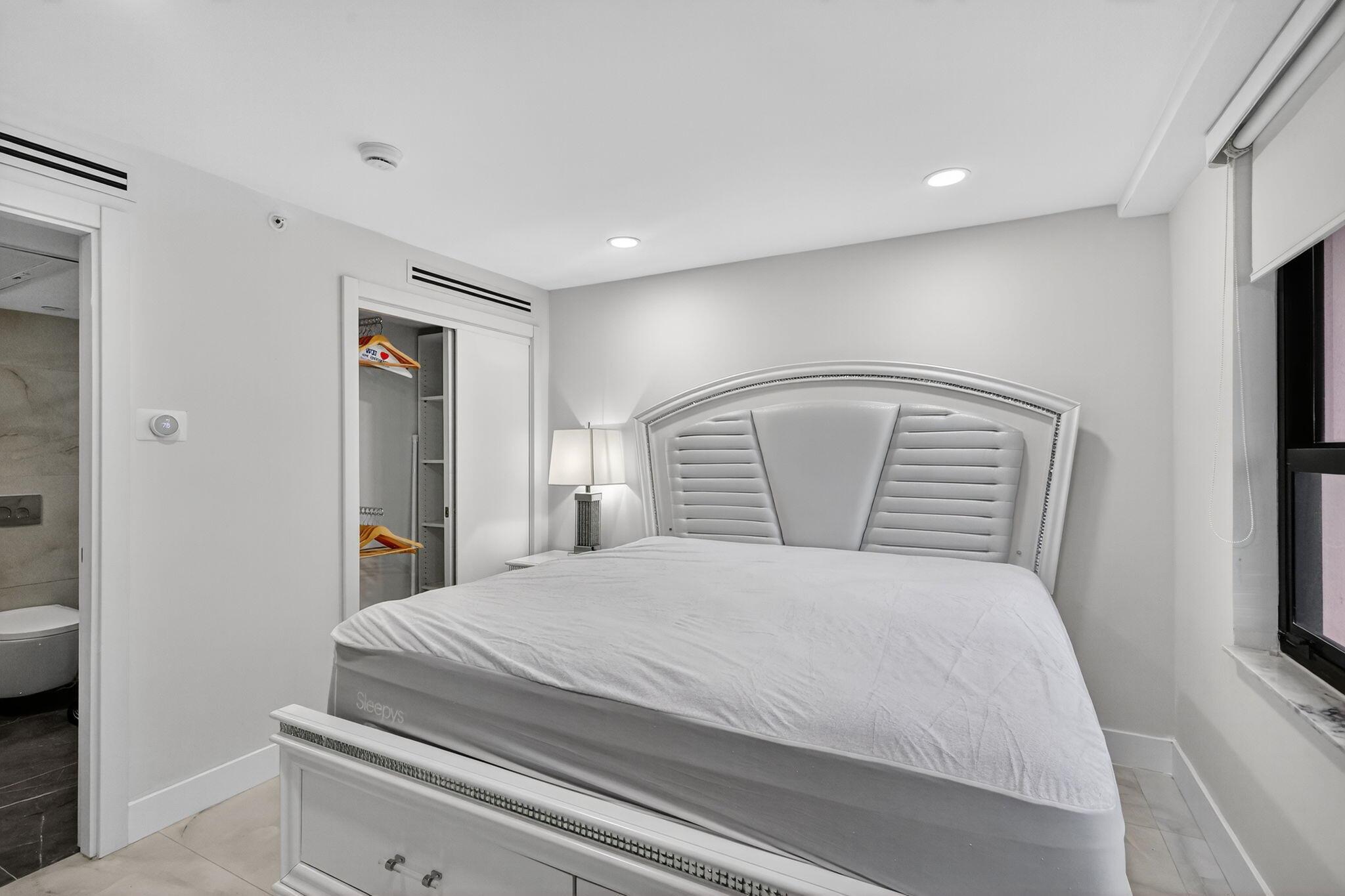 THE ALEXANDER CONDO - Residential