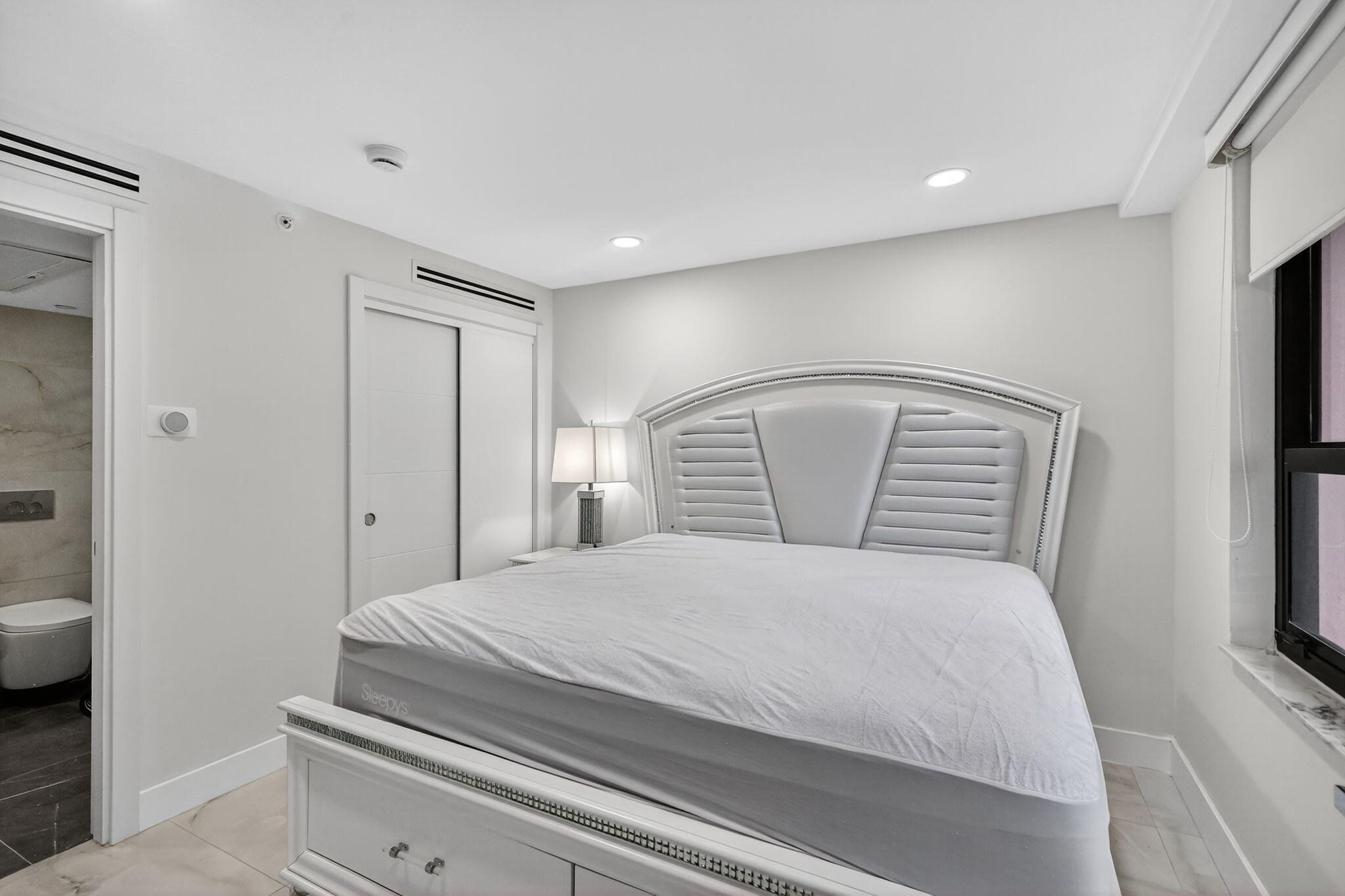 THE ALEXANDER CONDO - Residential