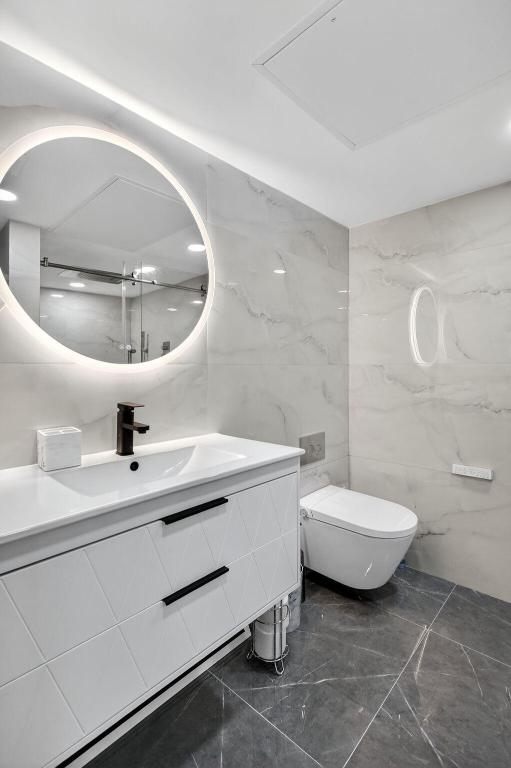 THE ALEXANDER CONDO - Residential