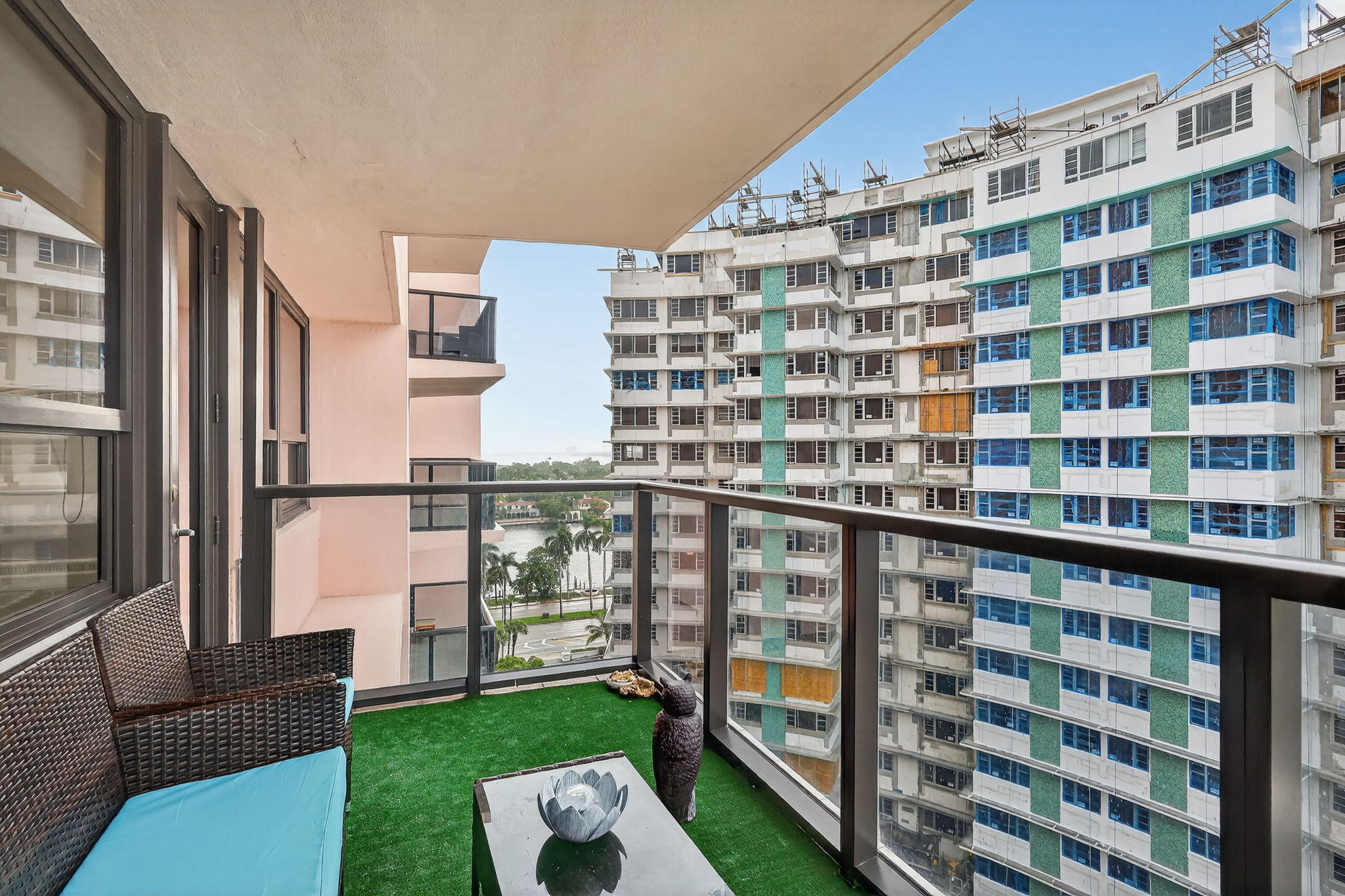 THE ALEXANDER CONDO - Residential