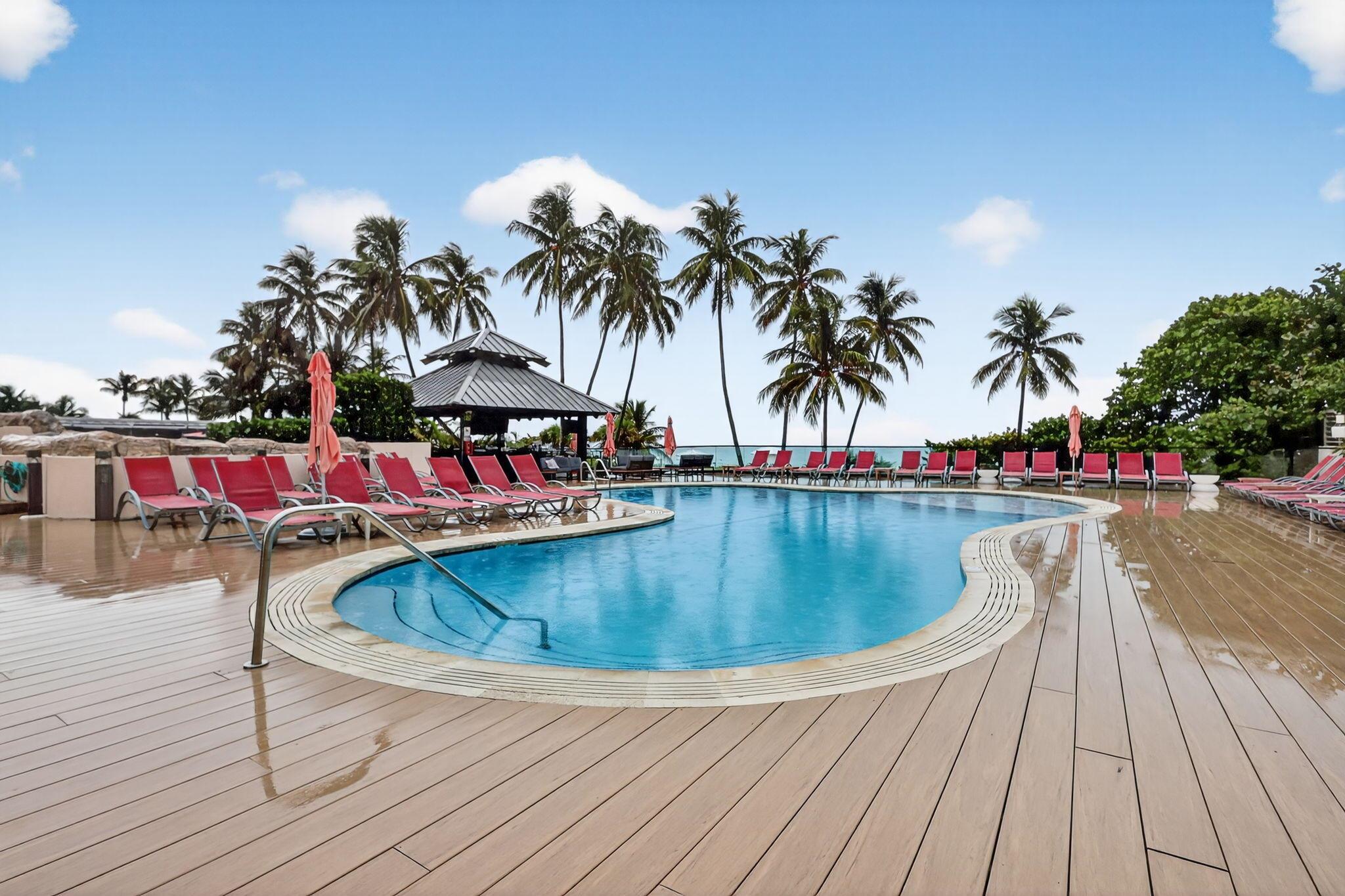 THE ALEXANDER CONDO - Residential