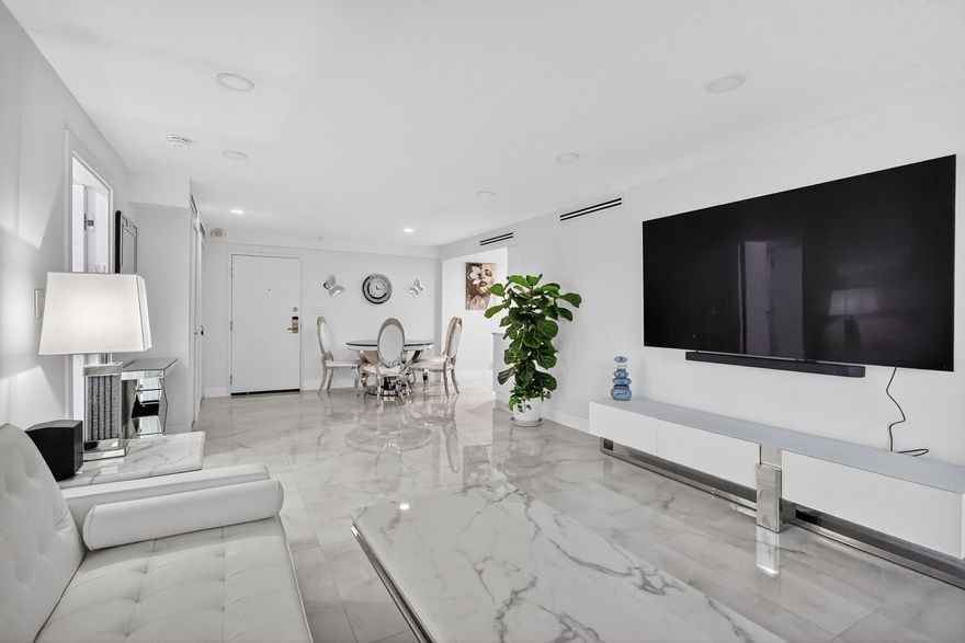 AIRBNB PERMITTED - AMAZING INVESTMENT OPPORTUNITY  IN MIAMI BEACH!
TURNKEY - MOVE RIGHT IN OR START RENTING IMMEDIATELY. 
FULLY UPDATED 2 bedroom, 2 bathroom condo for sale - EVERYTHING IS BRAND NEW. SOLD FULLY FURNISHED. 
- Brand New A/c. Updated electrical. Modern finishes throughout. 
Direct BEACH ASSESS and resort style amenities. 

This is TRULY a rare opportunity  for investors looking for high income potential in MIAMI BEACH.
