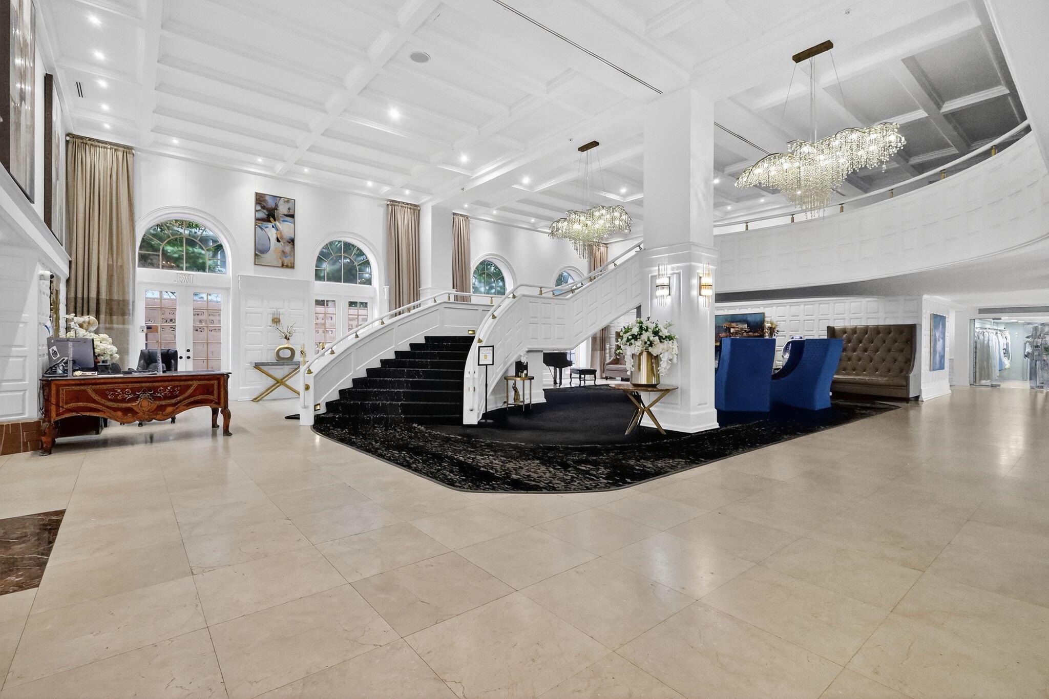 THE ALEXANDER CONDO - Residential