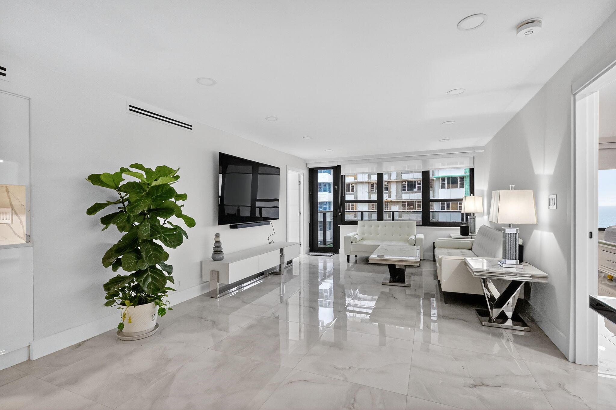 THE ALEXANDER CONDO - Residential