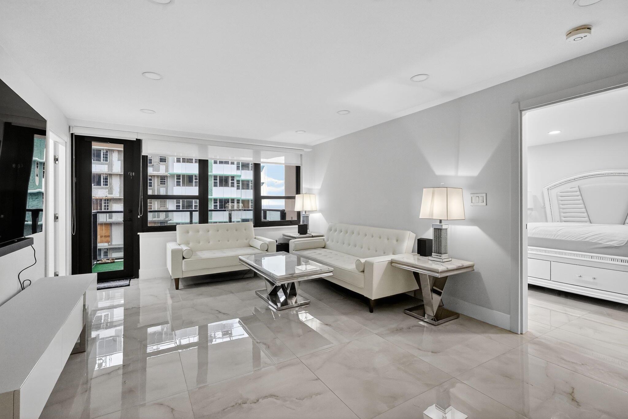 THE ALEXANDER CONDO - Residential