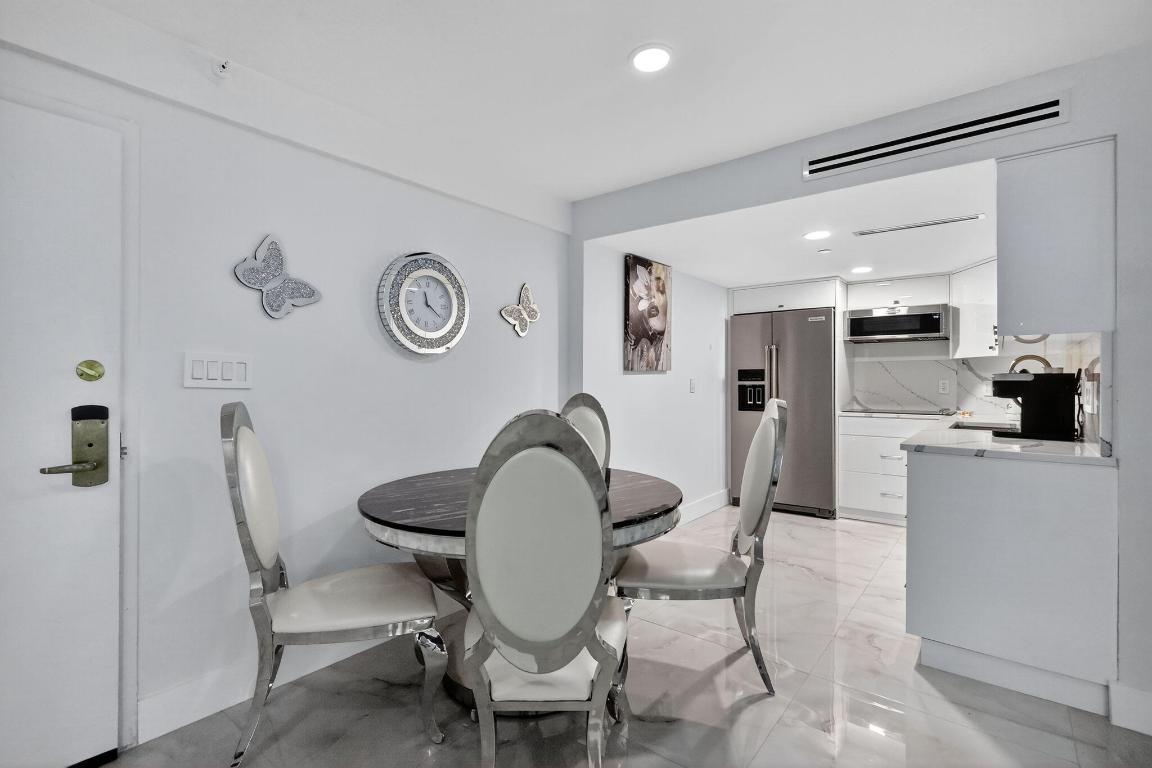 THE ALEXANDER CONDO - Residential