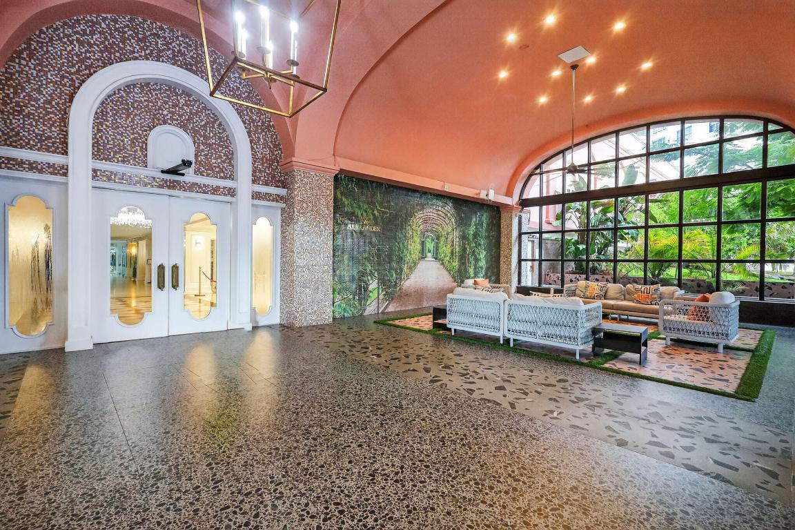 THE ALEXANDER CONDO - Residential