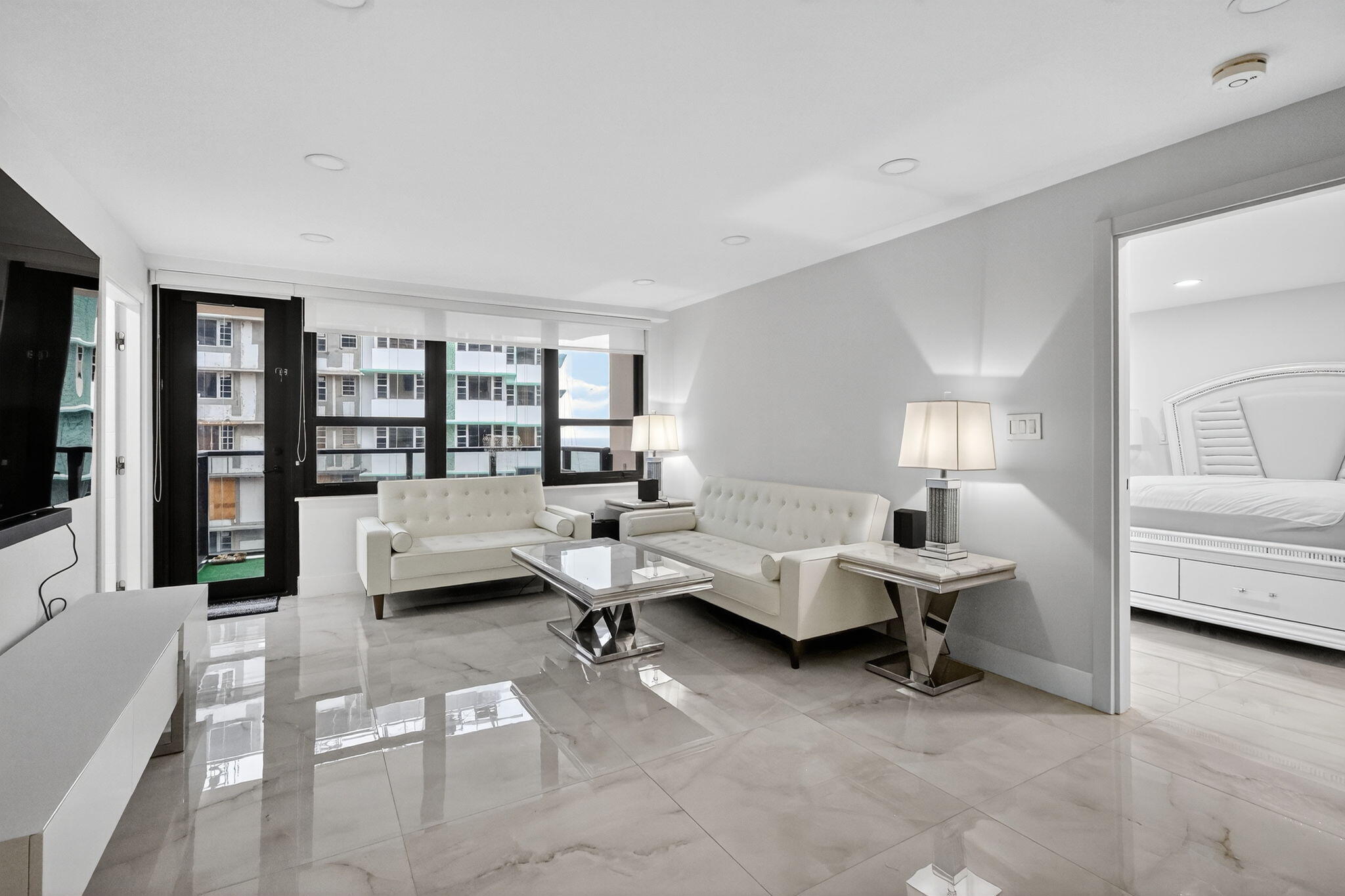 5225 Collins Avenue 1408