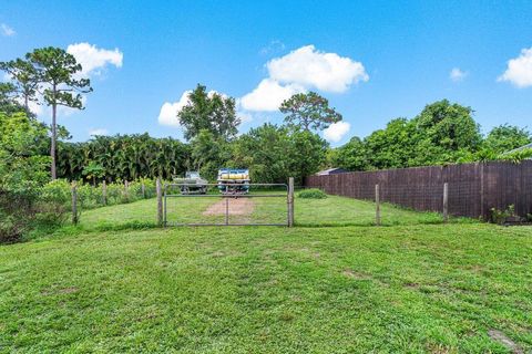 A home in Loxahatchee