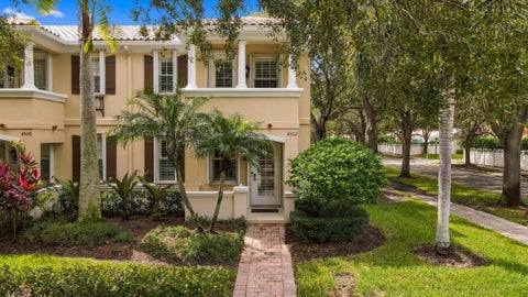 Photo of 4102 Community Drive, Jupiter, FL 33458 (MLS # B26083864)