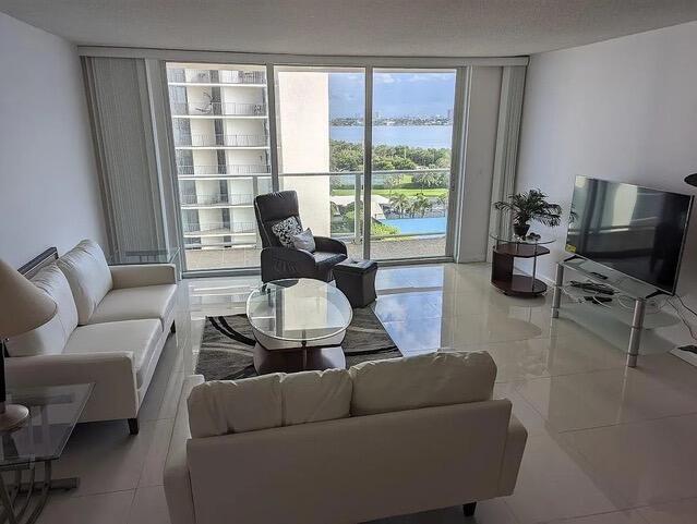 AQUARIUS CONDO - Residential Lease