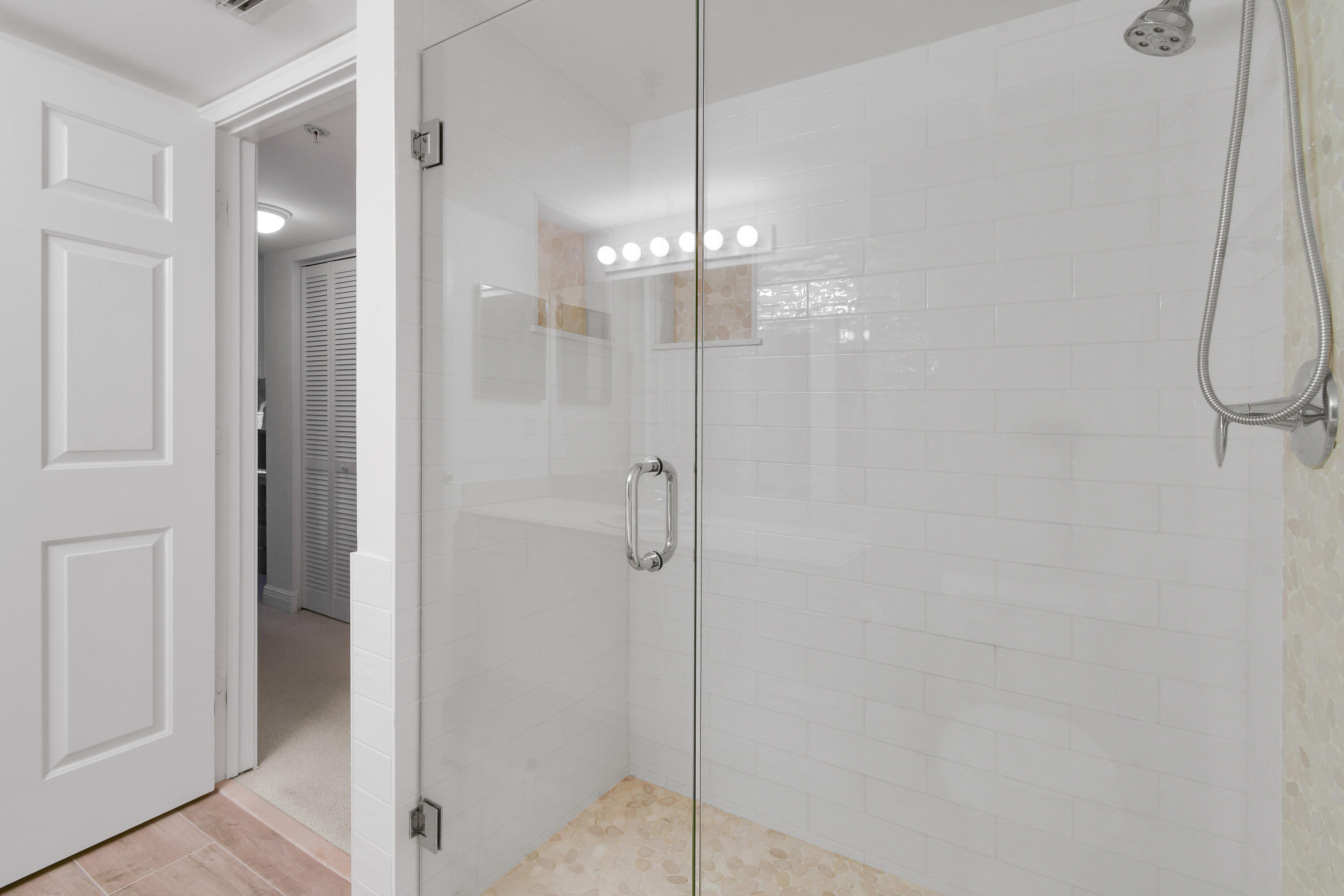 LIGHTHOUSE COVE AT TEQUESTA CONDO - Residential