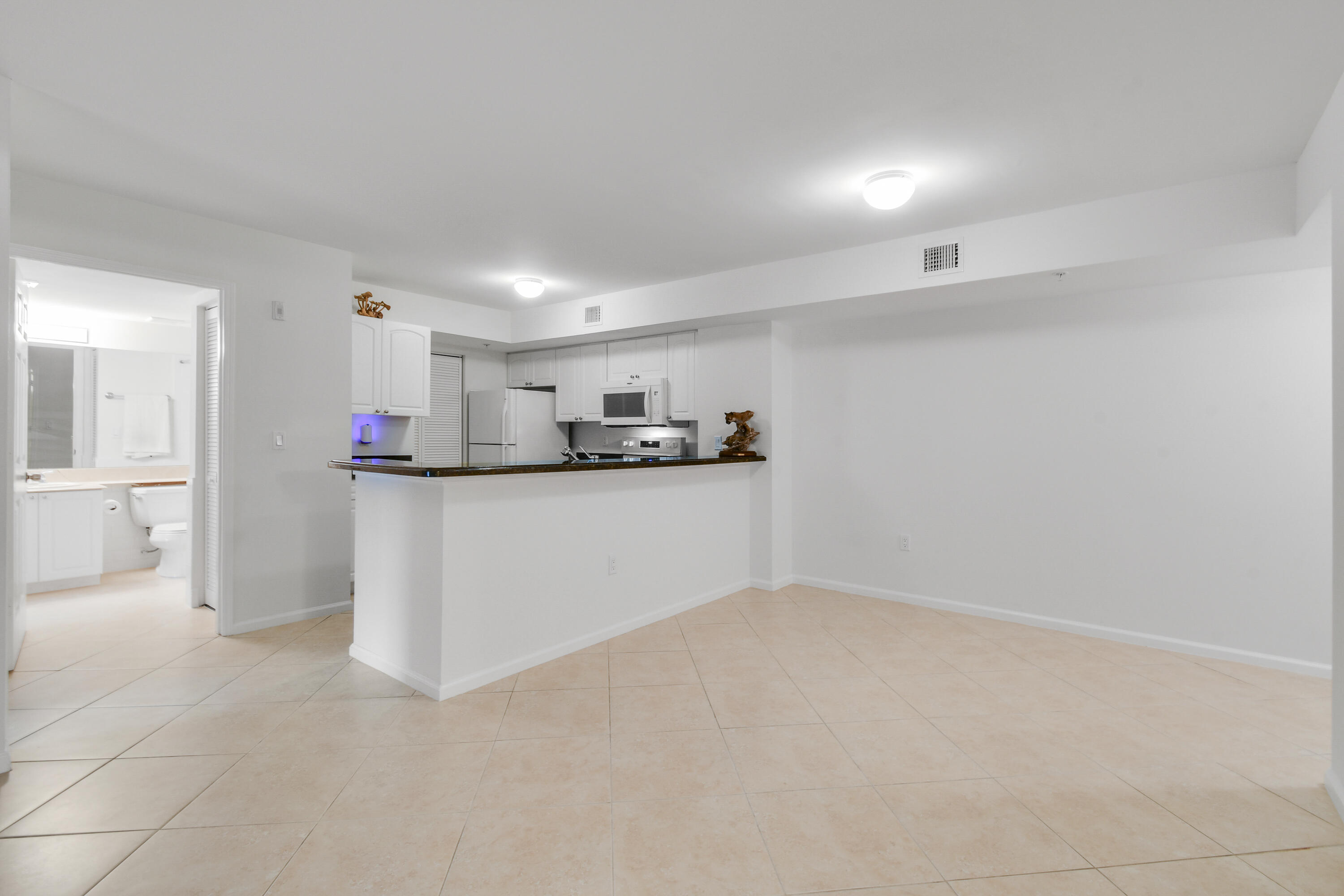 LIGHTHOUSE COVE AT TEQUESTA CONDO - Residential