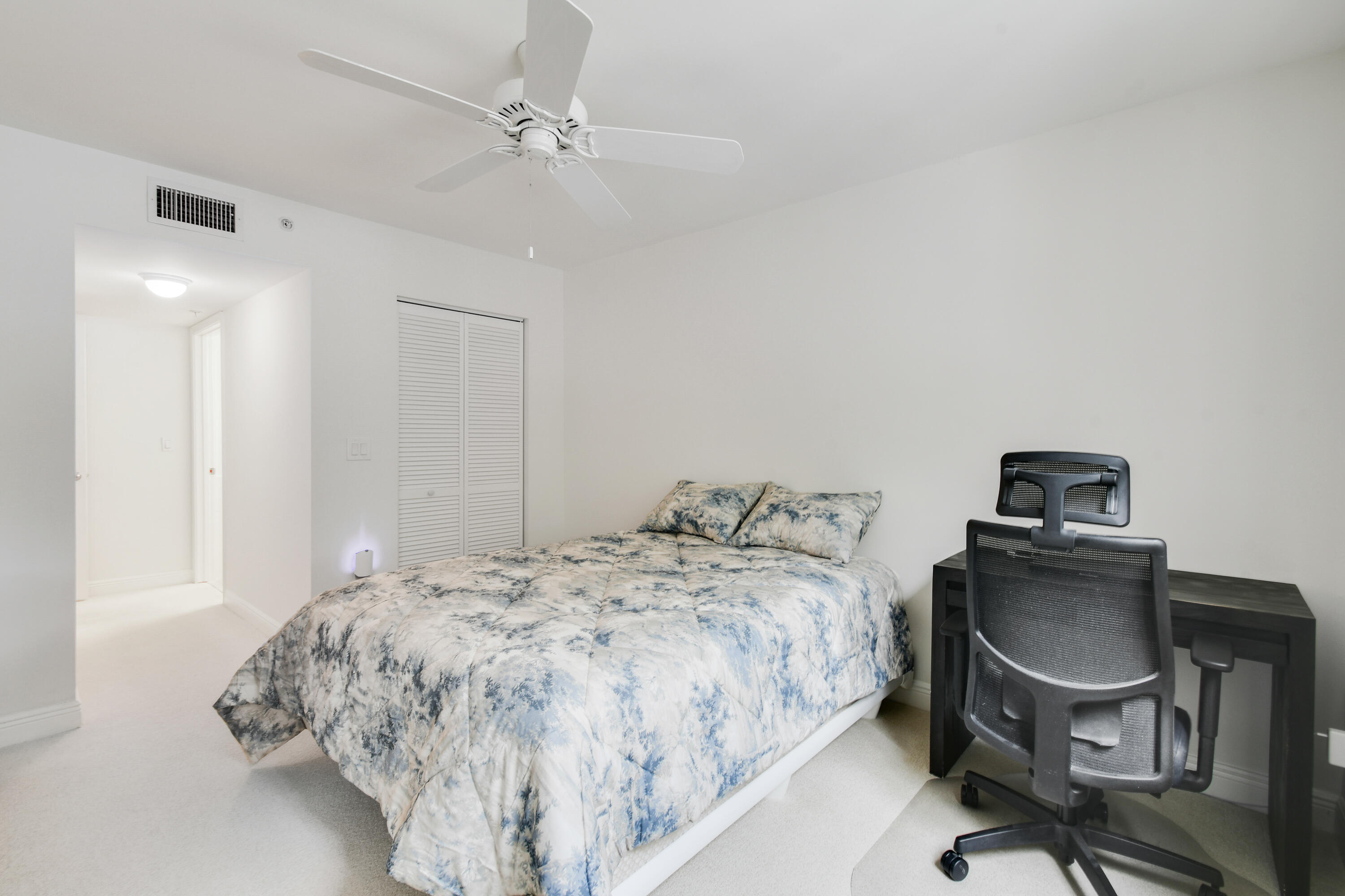 LIGHTHOUSE COVE AT TEQUESTA CONDO - Residential