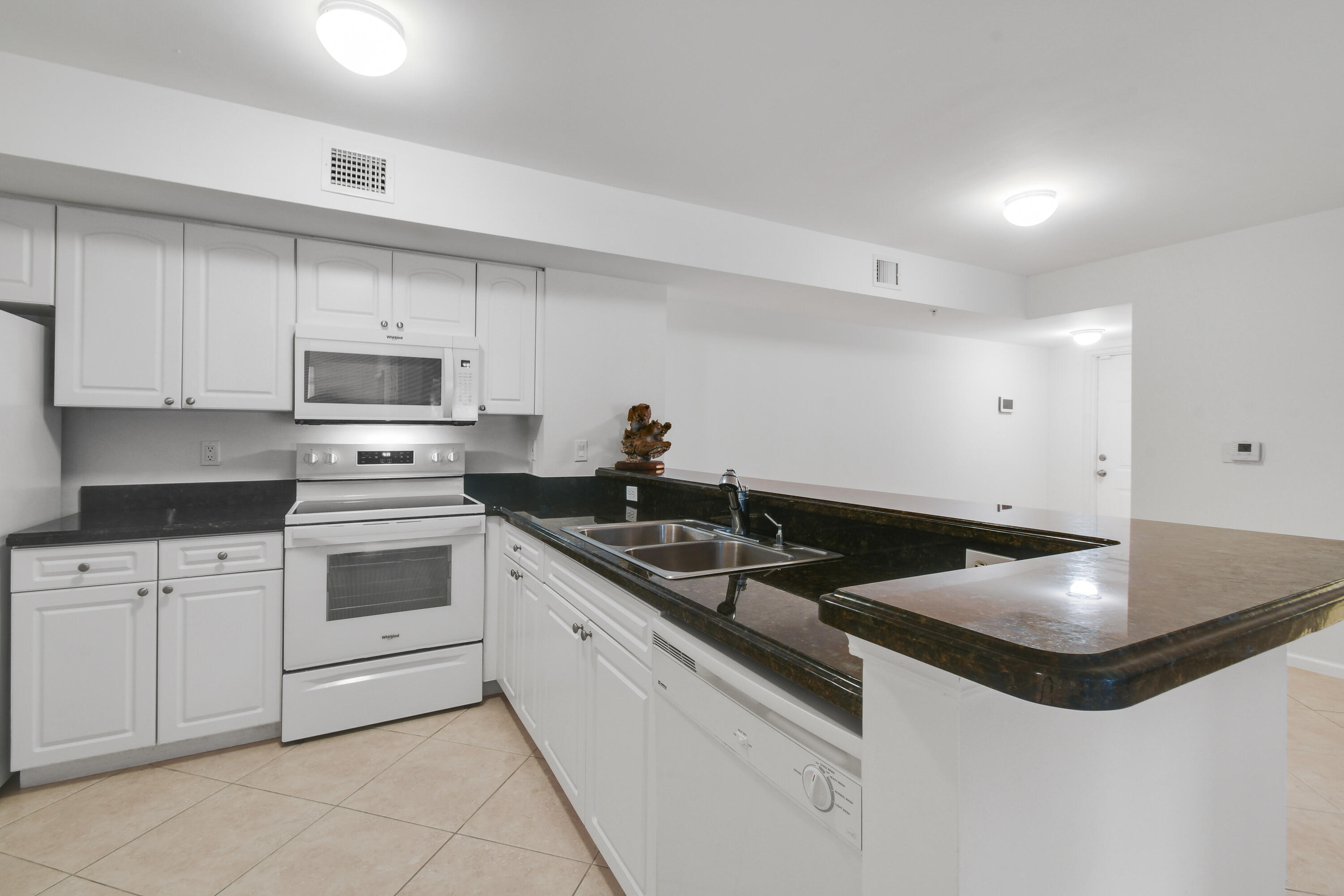 LIGHTHOUSE COVE AT TEQUESTA CONDO - Residential