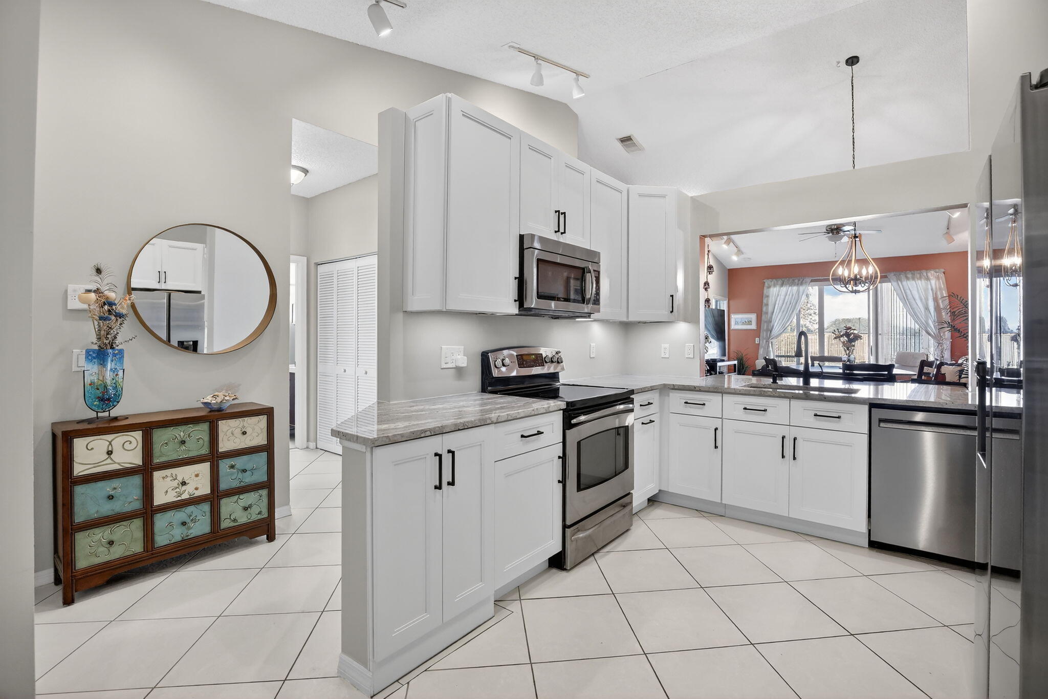 REGENCY HOMES - Residential